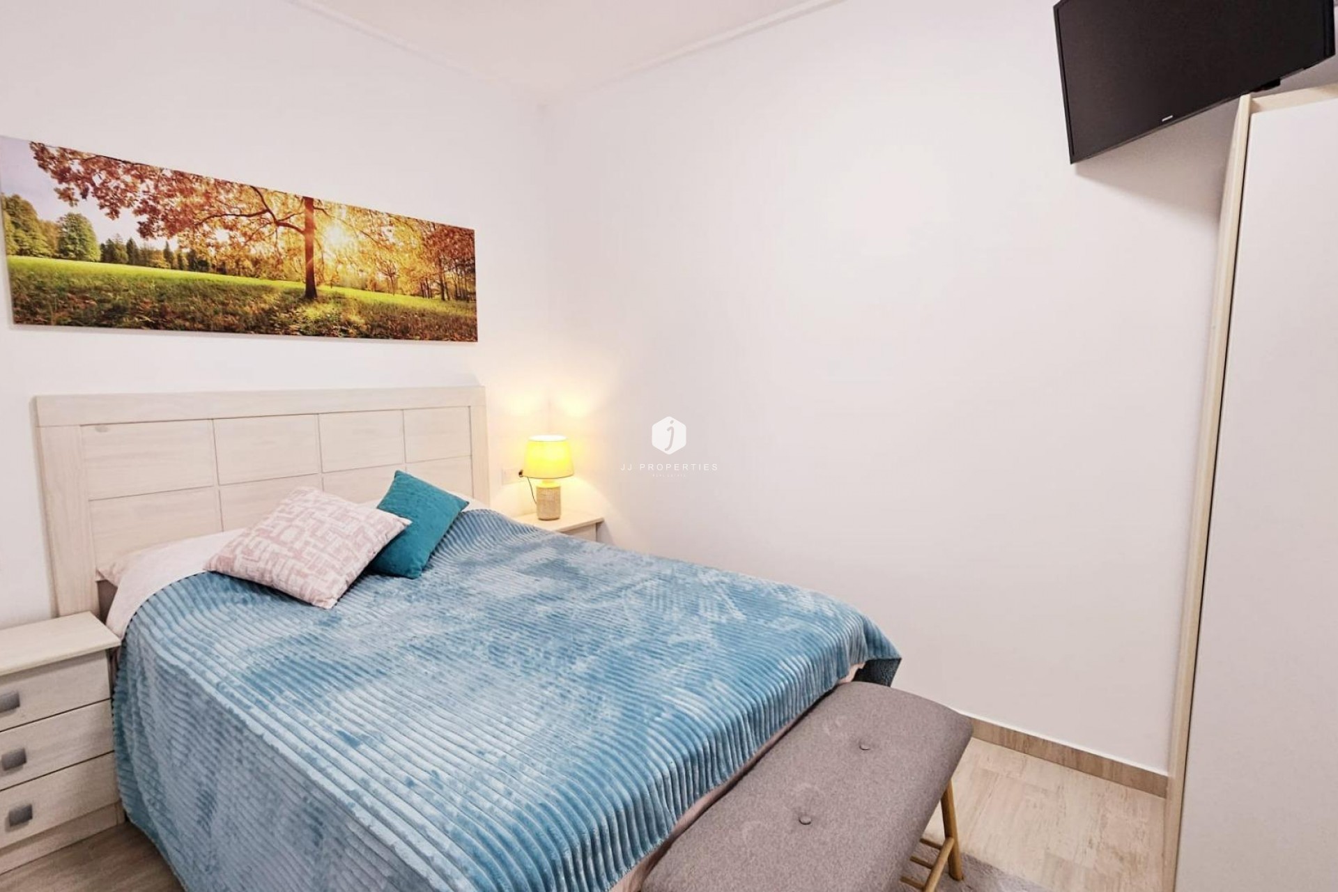 Z drugiej ręki - Dupleks -
Torrevieja - La siesta
