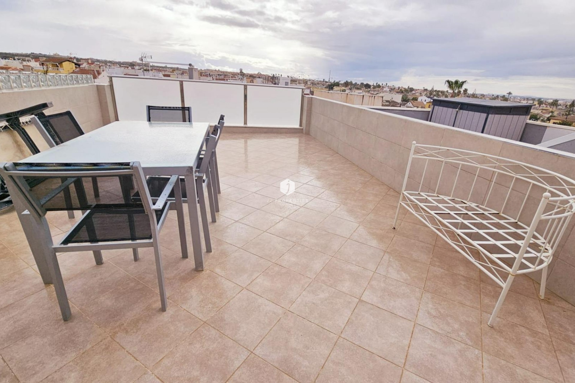 Z drugiej ręki - Dupleks -
Torrevieja - La siesta