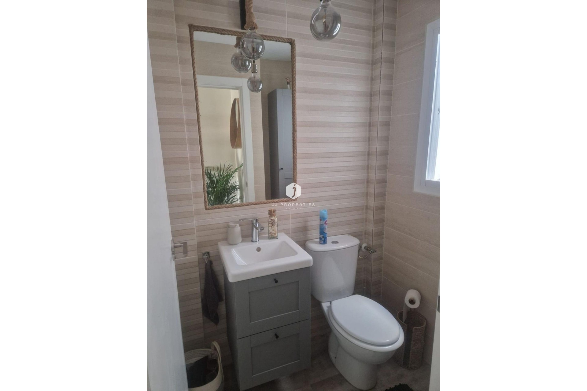 Z drugiej ręki - Dupleks -
Torrevieja - Los Balcones - Los Altos del Edén