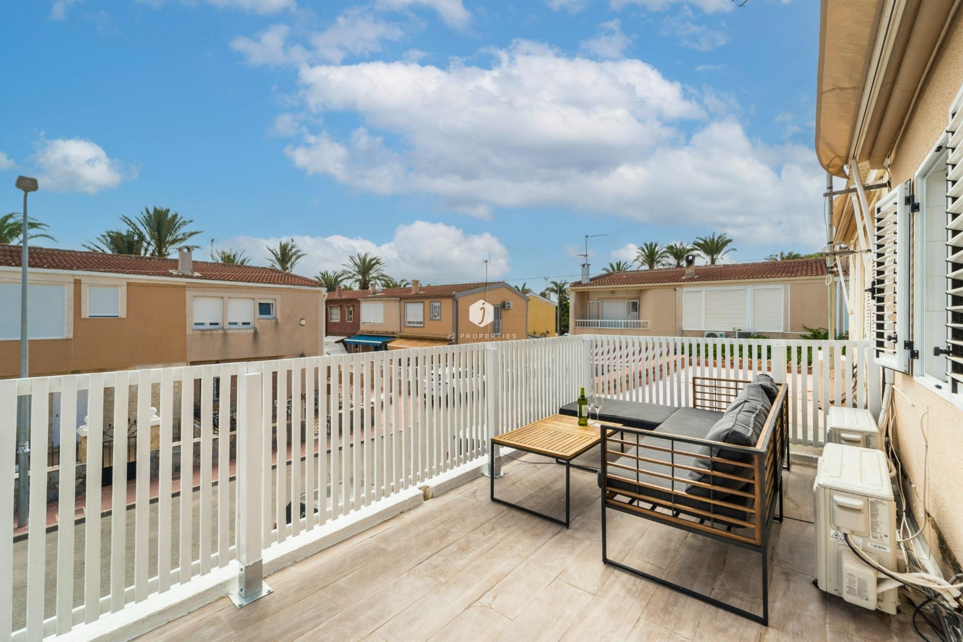Z drugiej ręki - Dupleks -
Torrevieja - Playa de los Naufragos