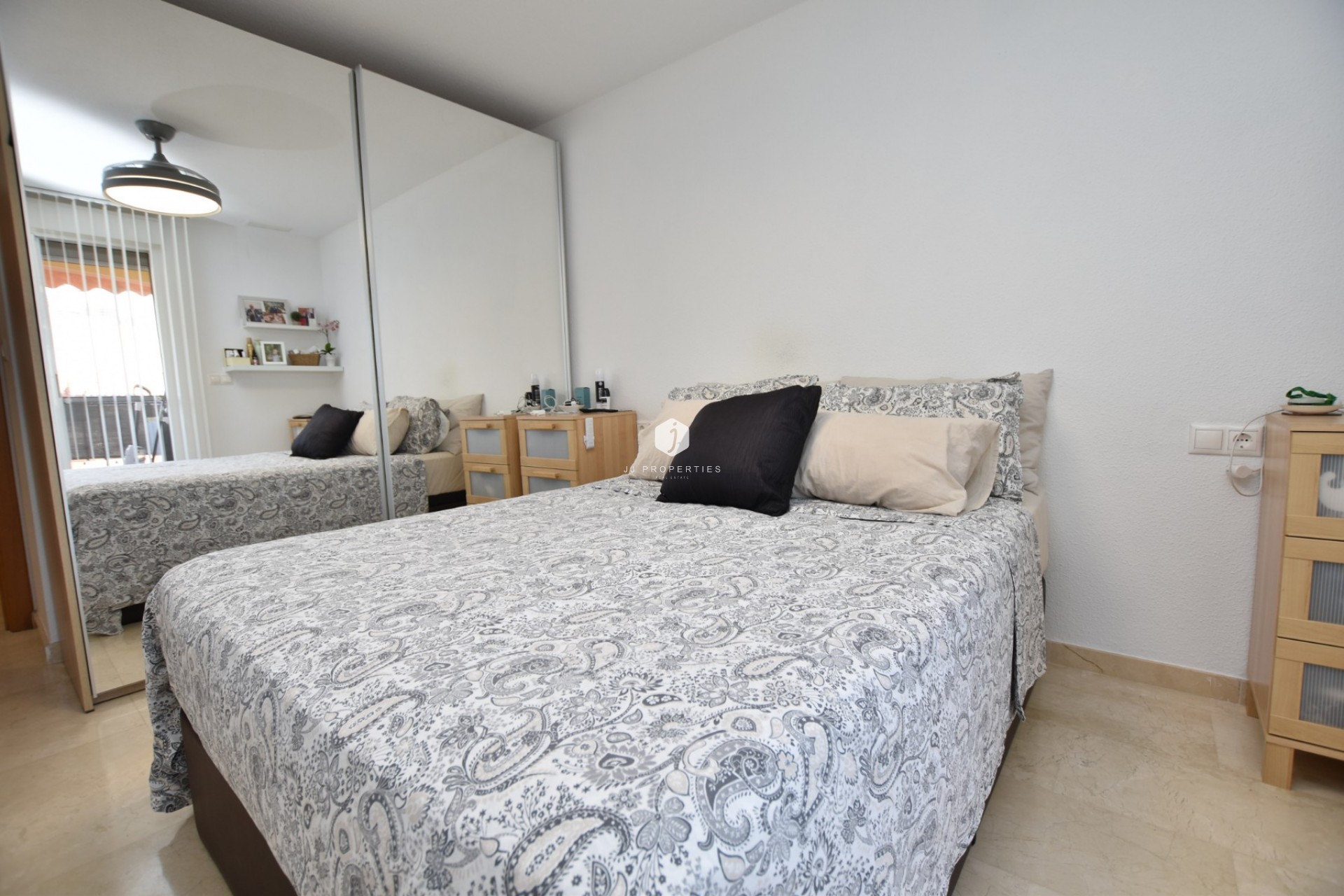 Z drugiej ręki - Mieszkanie w bloku -
Algorfa - Inland