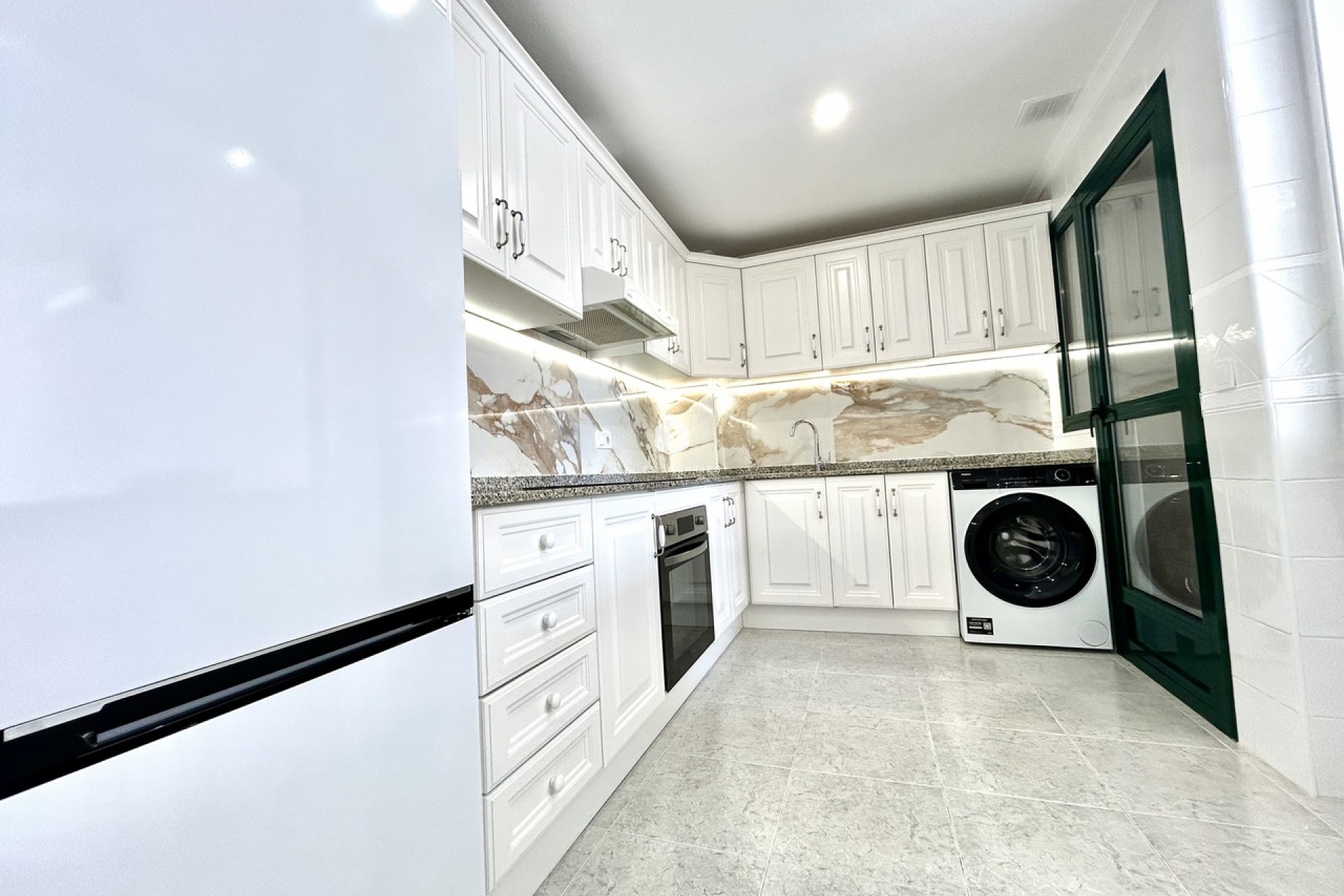 Z drugiej ręki - Mieszkanie w bloku -
Campoamor - Costa Blanca