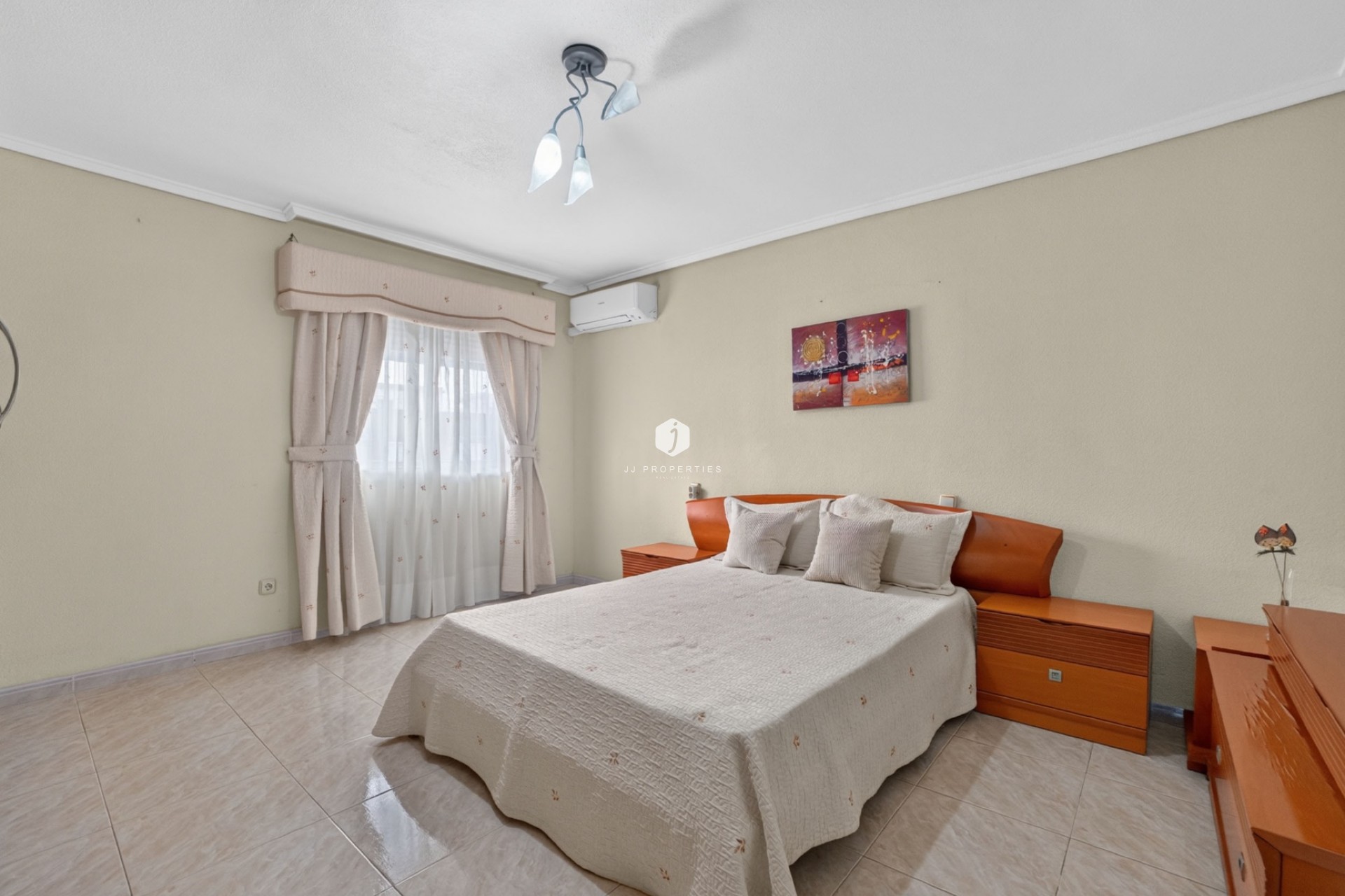 Z drugiej ręki - Mieszkanie w bloku -
Centro Torrevieja