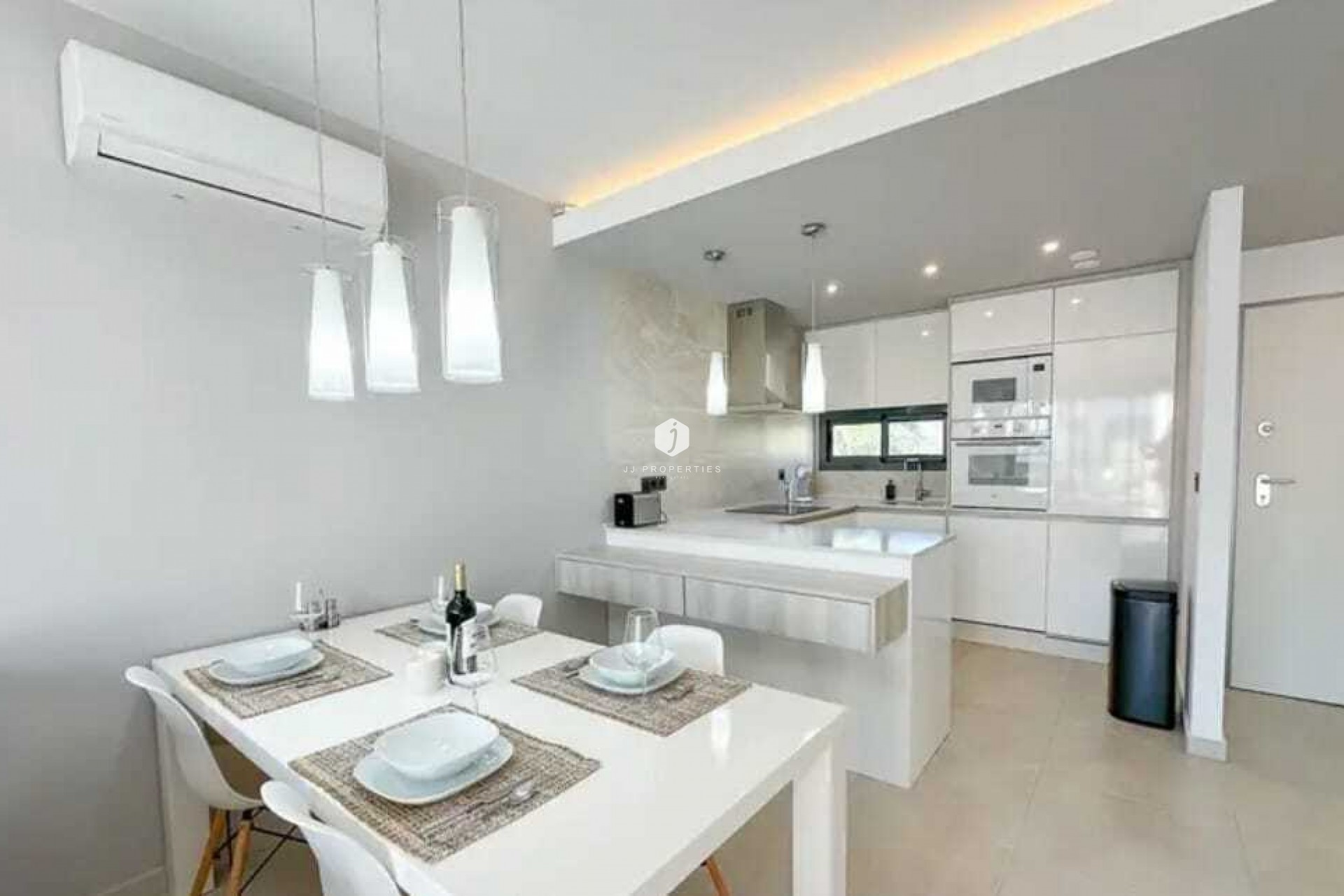 Z drugiej ręki - Mieszkanie w bloku -
Guardamar del Segura - Costa Blanca