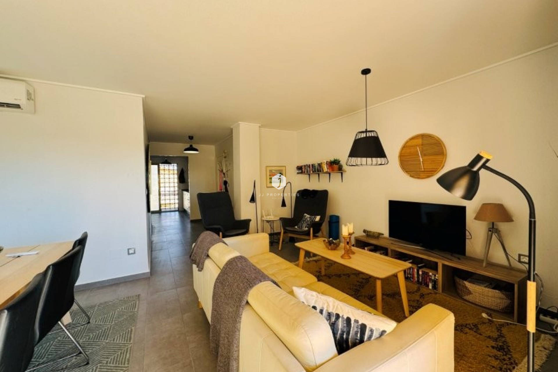 Z drugiej ręki - Mieszkanie w bloku -
La Mata - Costa Blanca