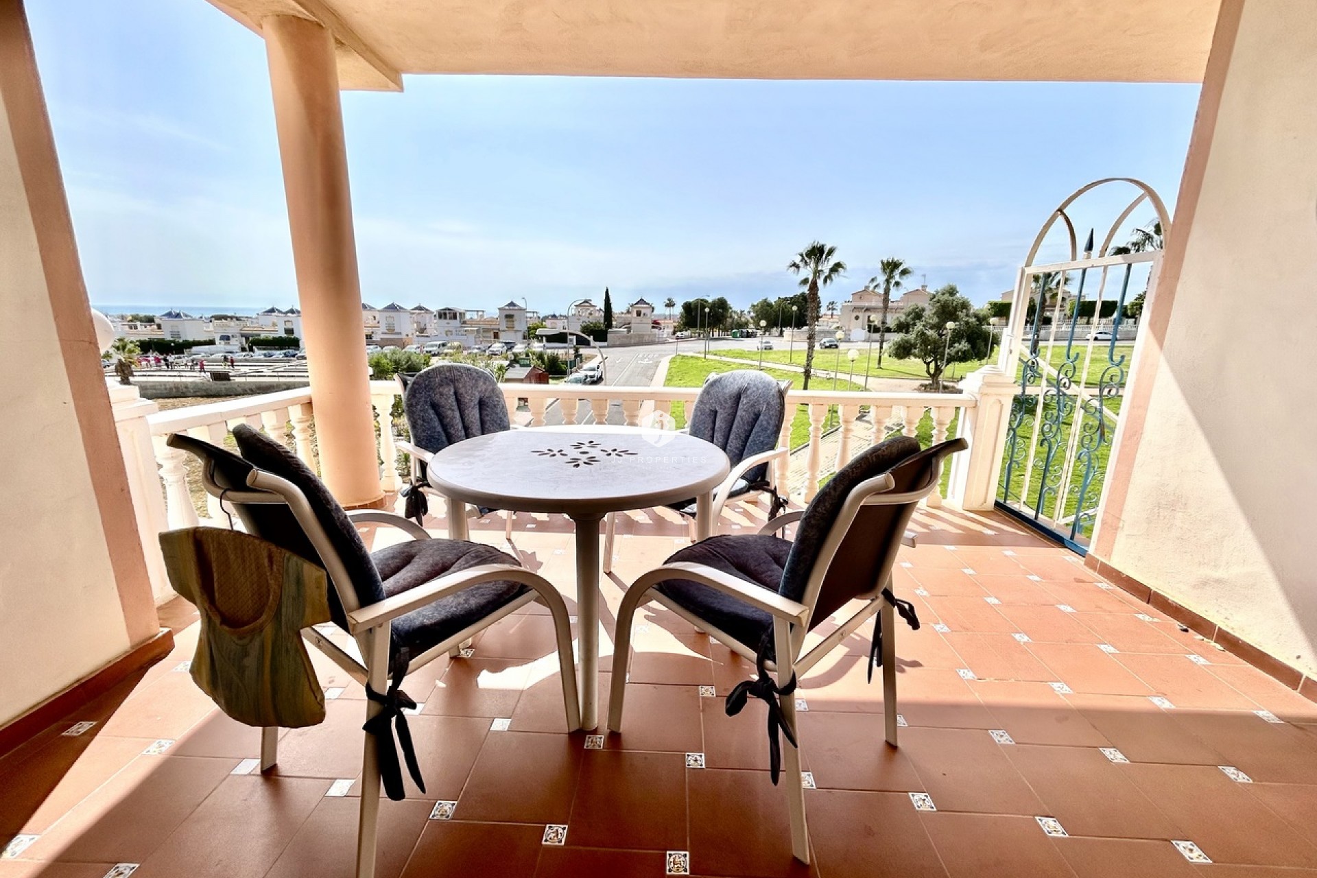 Z drugiej ręki - Mieszkanie w bloku -
Los Altos - Costa Blanca