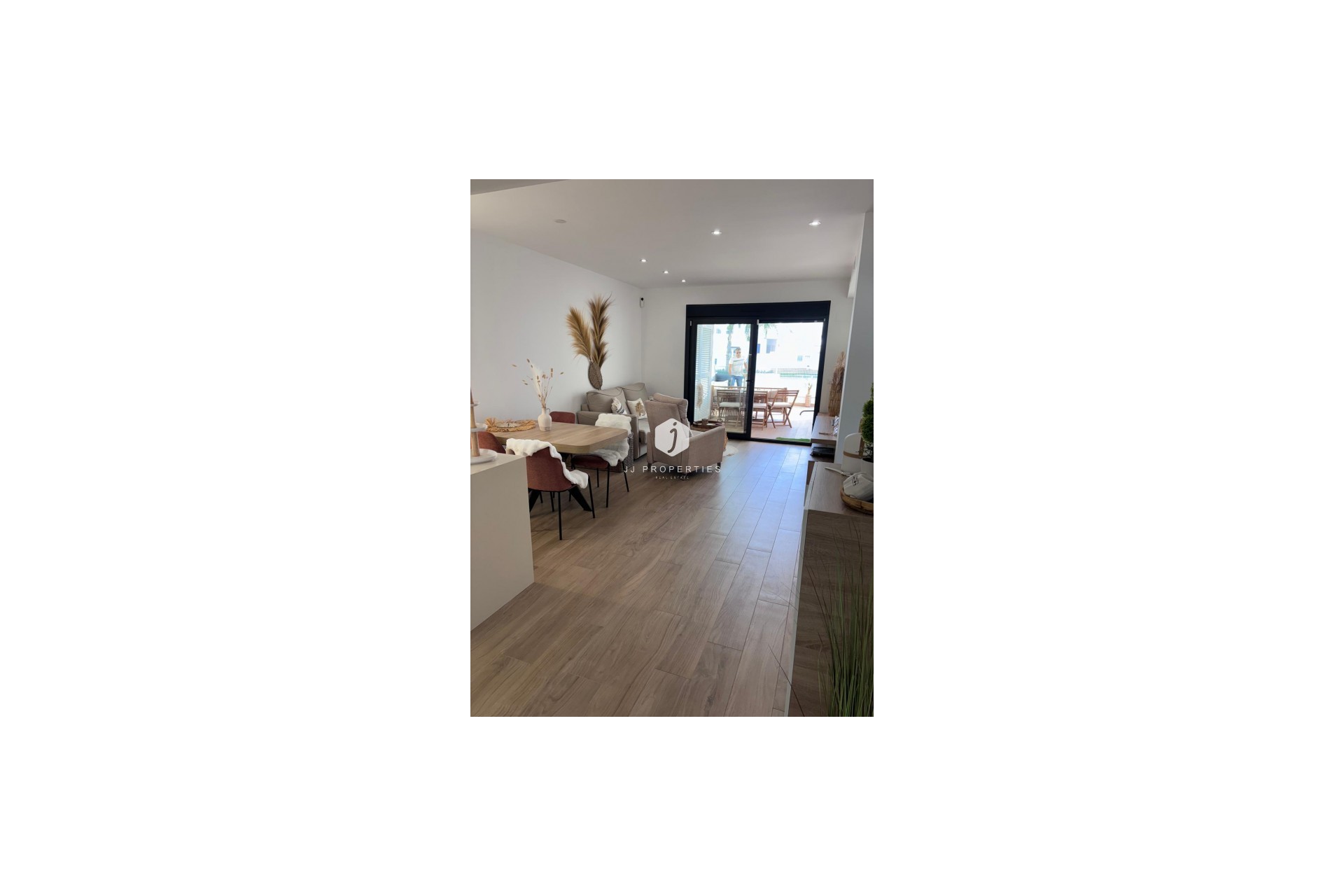 Z drugiej ręki - Mieszkanie w bloku -
Los Balcones - Costa Blanca