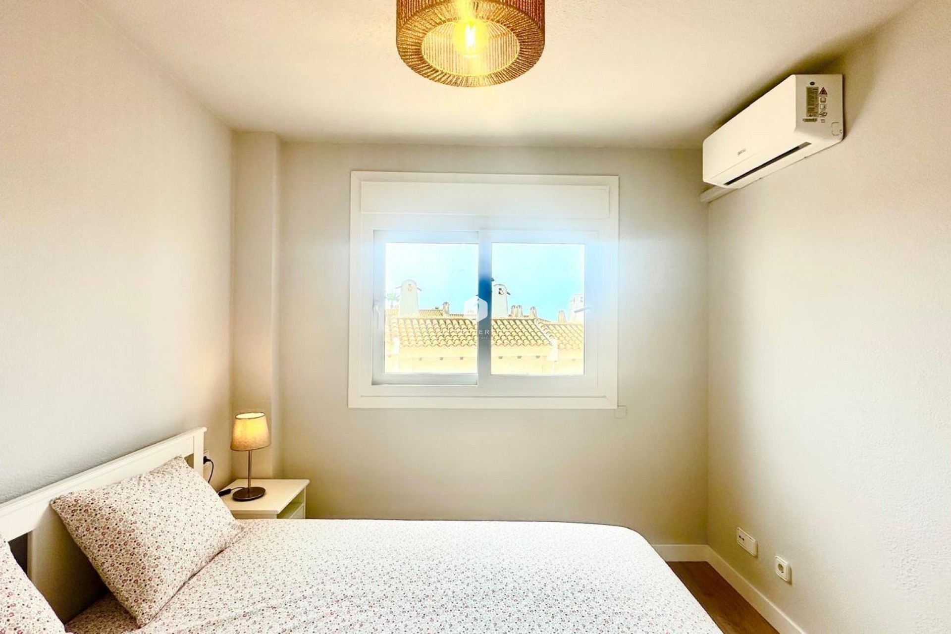 Z drugiej ręki - Mieszkanie w bloku -
Orihuela Costa - Campoamor