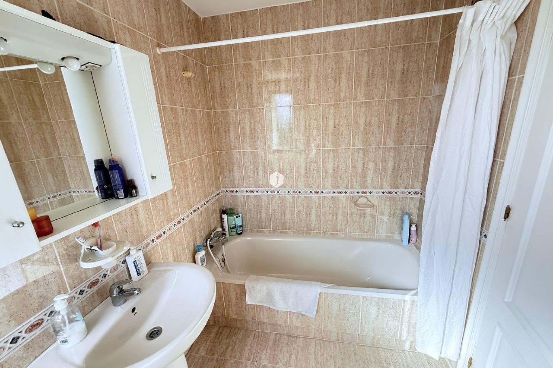 Z drugiej ręki - Mieszkanie w bloku -
Orihuela Costa - Campoamor