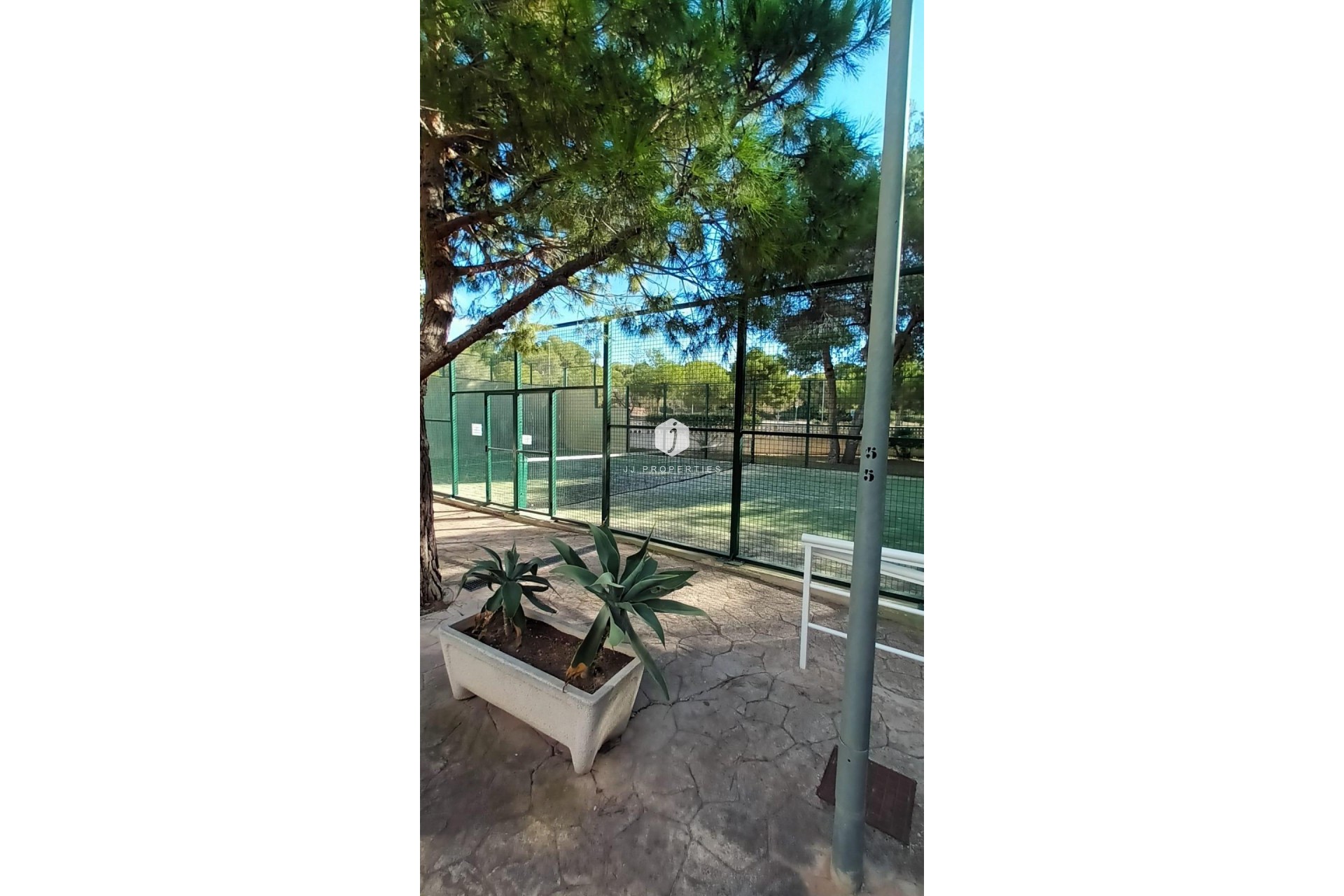 Z drugiej ręki - Mieszkanie w bloku -
Orihuela Costa - Campoamor