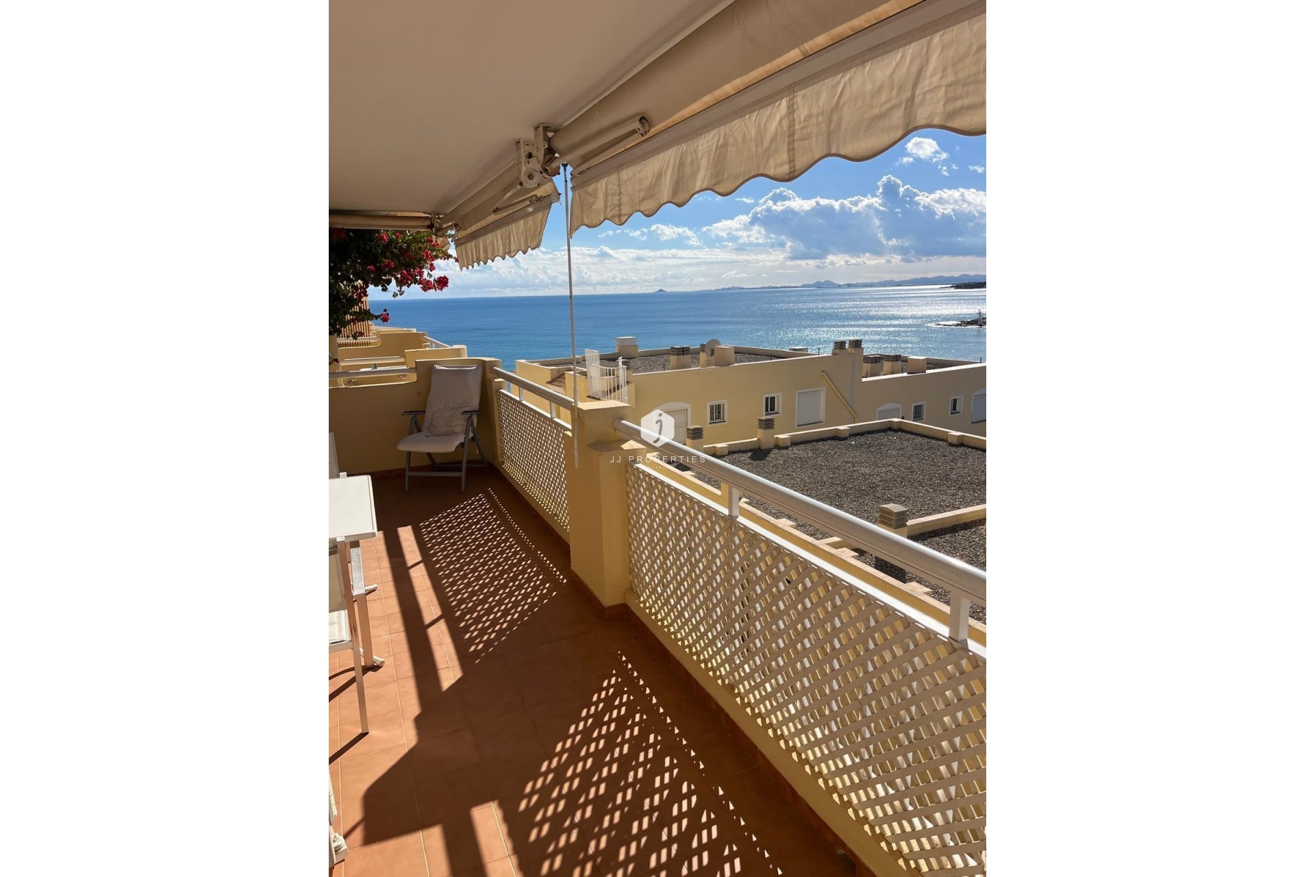 Z drugiej ręki - Mieszkanie w bloku -
Orihuela Costa - Campoamor