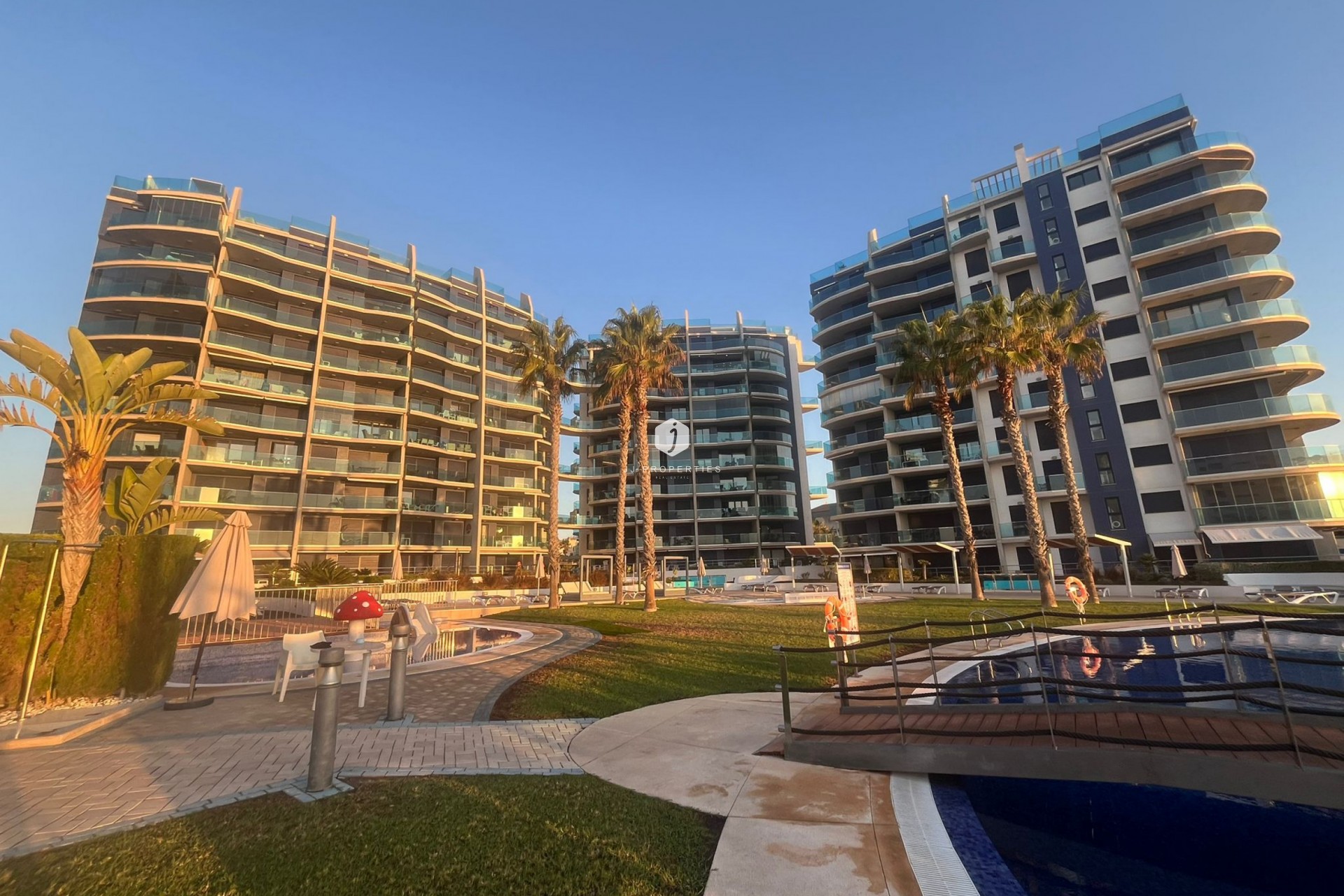 Z drugiej ręki - Mieszkanie w bloku -
Punta Prima - Costa Blanca