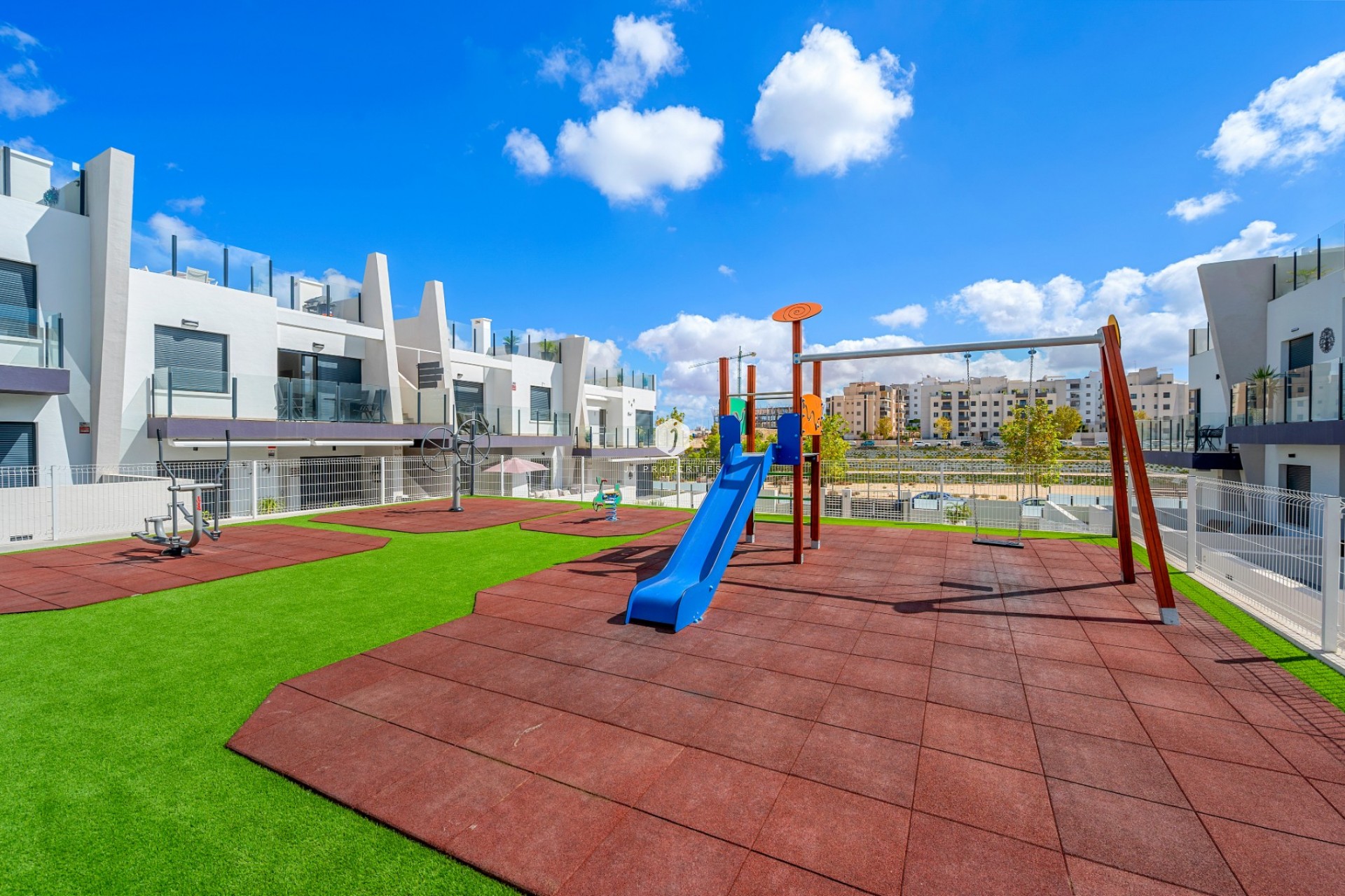 Z drugiej ręki - Mieszkanie w bloku -
San Miguel de Salinas - Inland