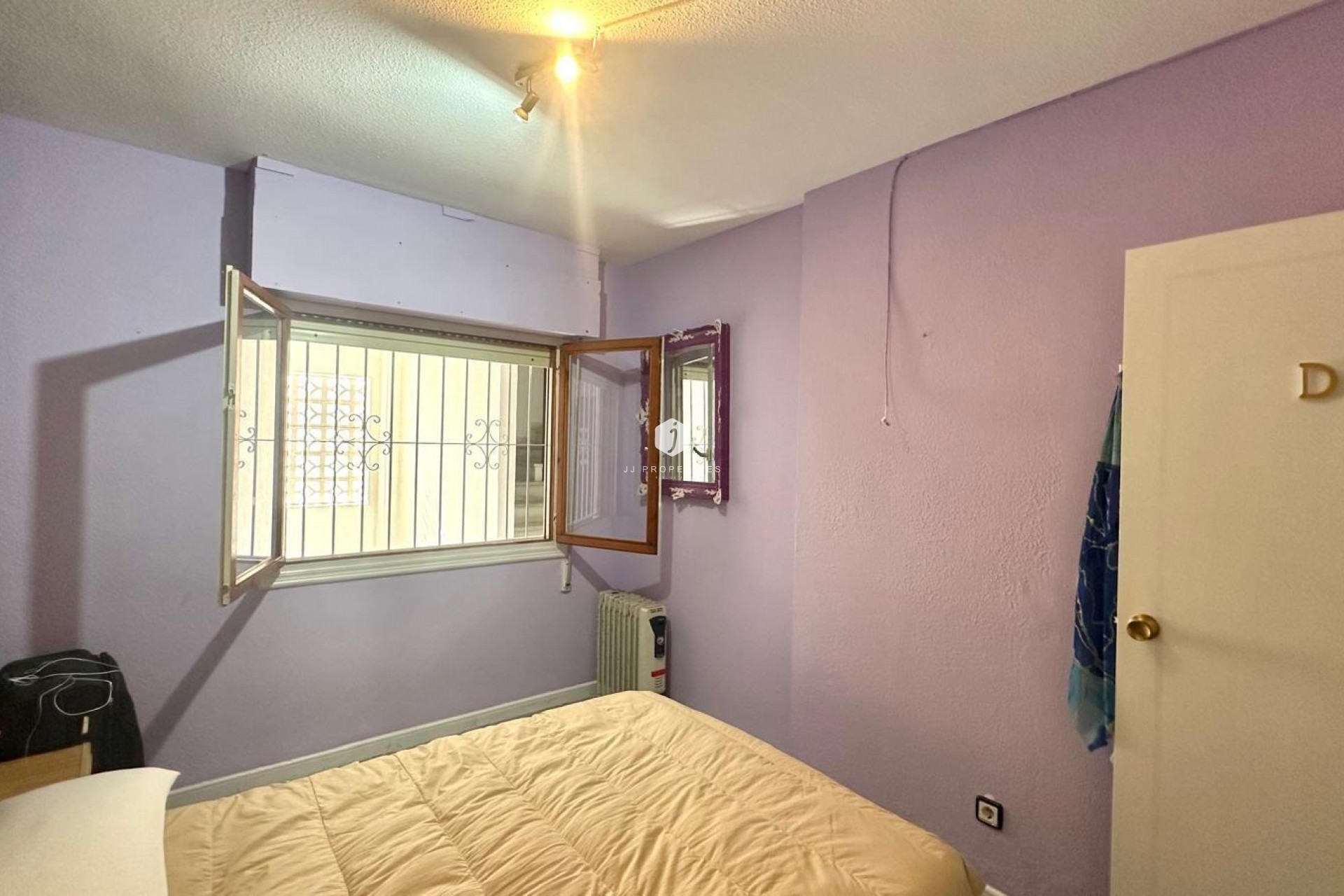 Z drugiej ręki - Mieszkanie w bloku -
Torrevieja - Acequion