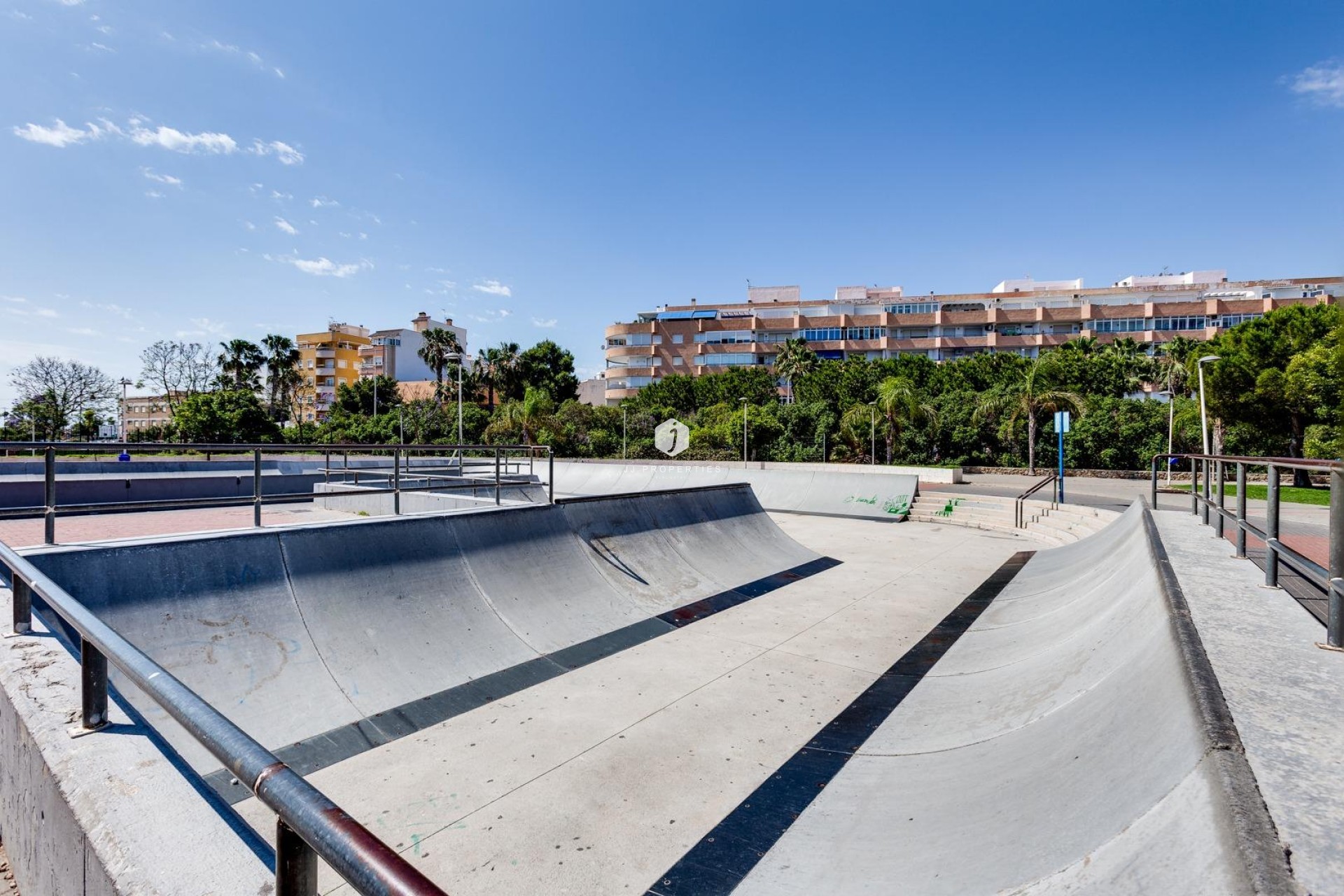 Z drugiej ręki - Mieszkanie w bloku -
Torrevieja - Acequion