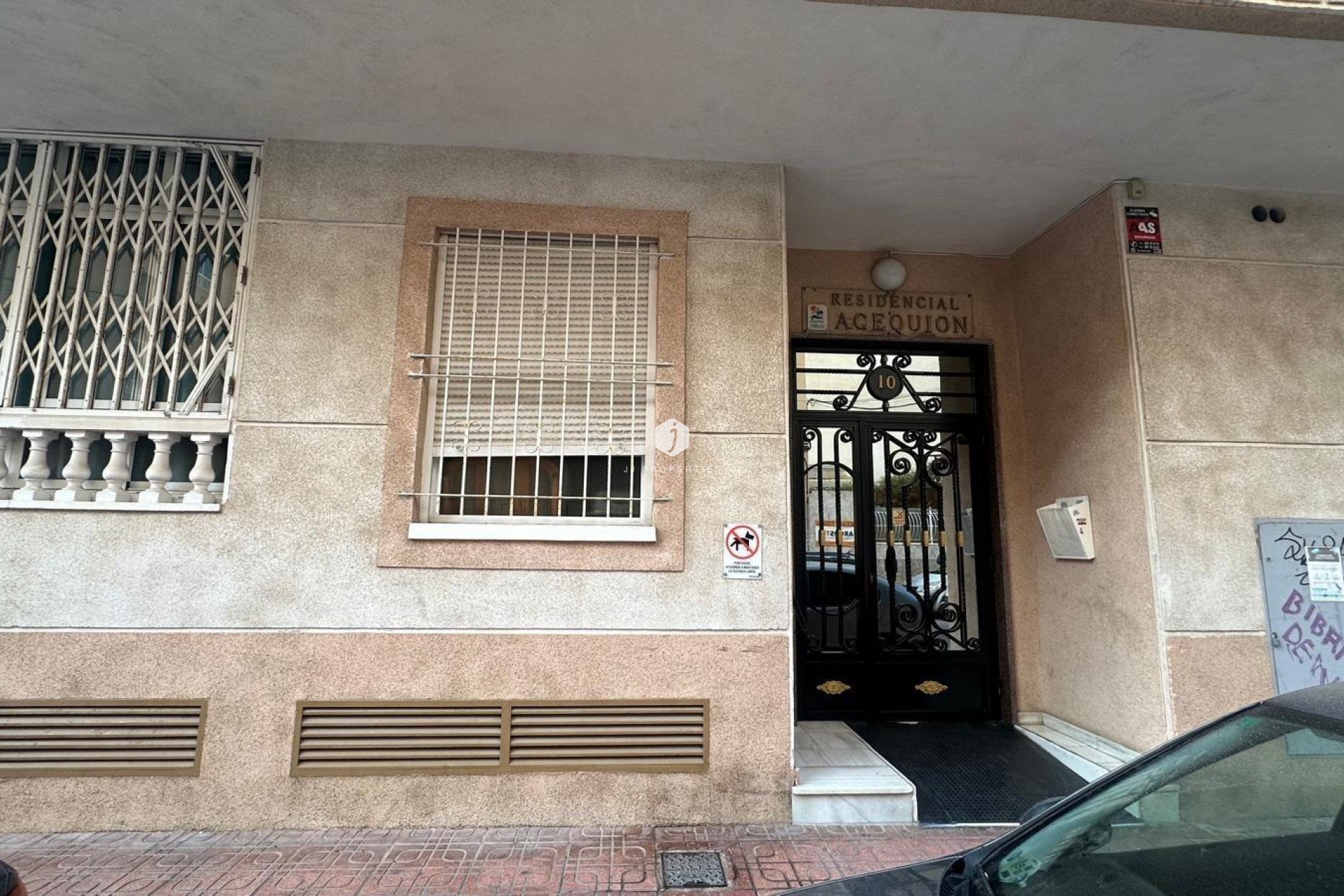 Z drugiej ręki - Mieszkanie w bloku -
Torrevieja - Acequion