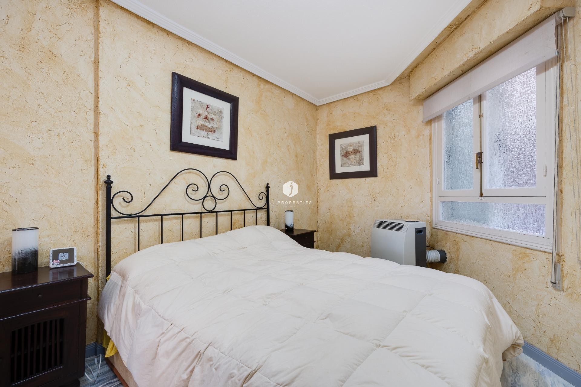 Z drugiej ręki - Mieszkanie w bloku -
Torrevieja - Acequion