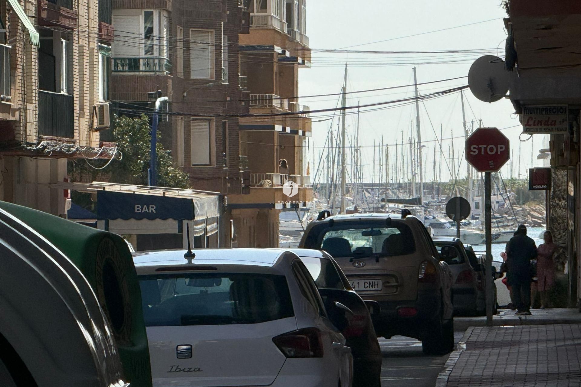 Z drugiej ręki - Mieszkanie w bloku -
Torrevieja - Acequion