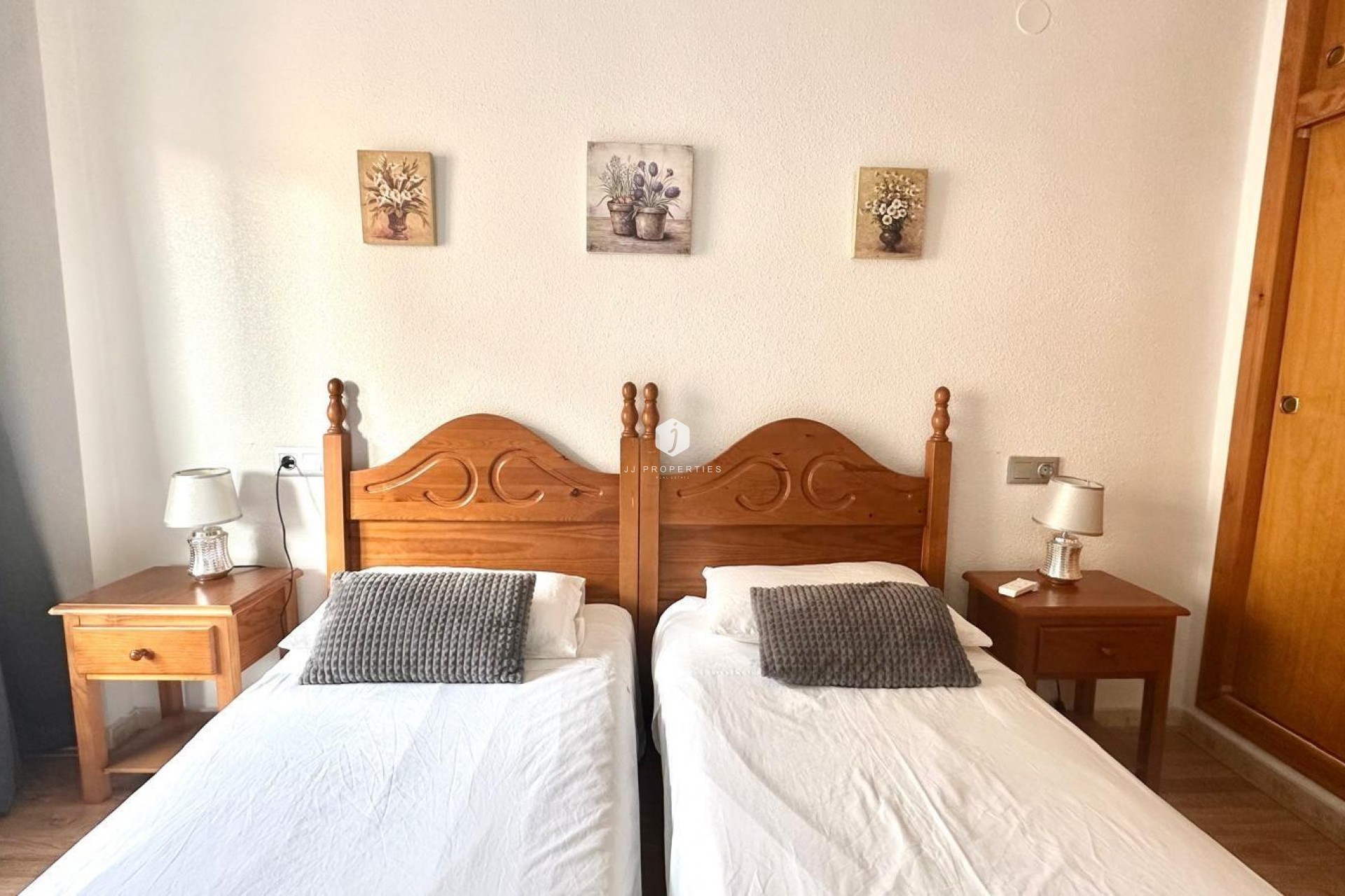 Z drugiej ręki - Mieszkanie w bloku -
Torrevieja - Acequion