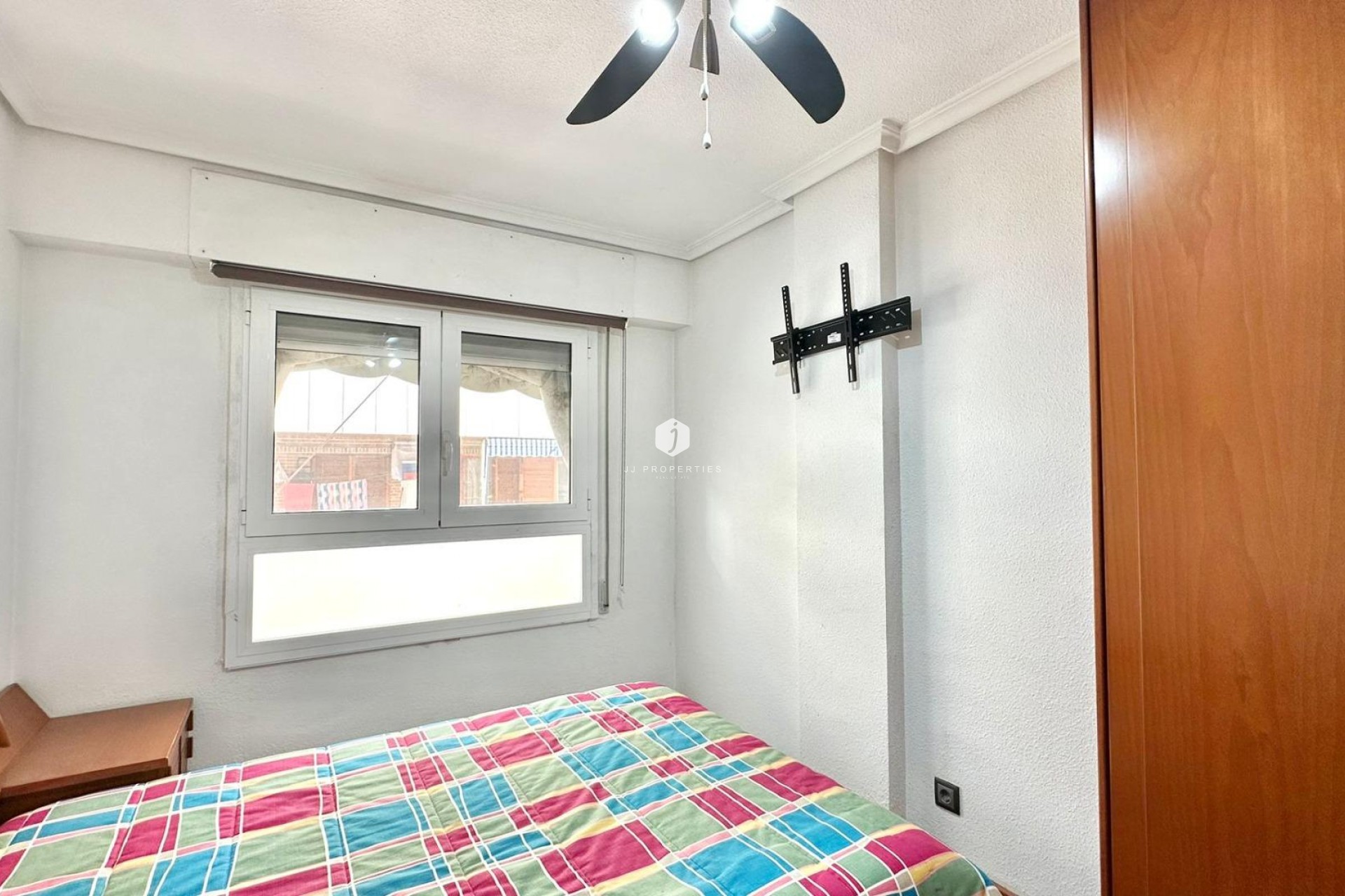 Z drugiej ręki - Mieszkanie w bloku -
Torrevieja - Acequion