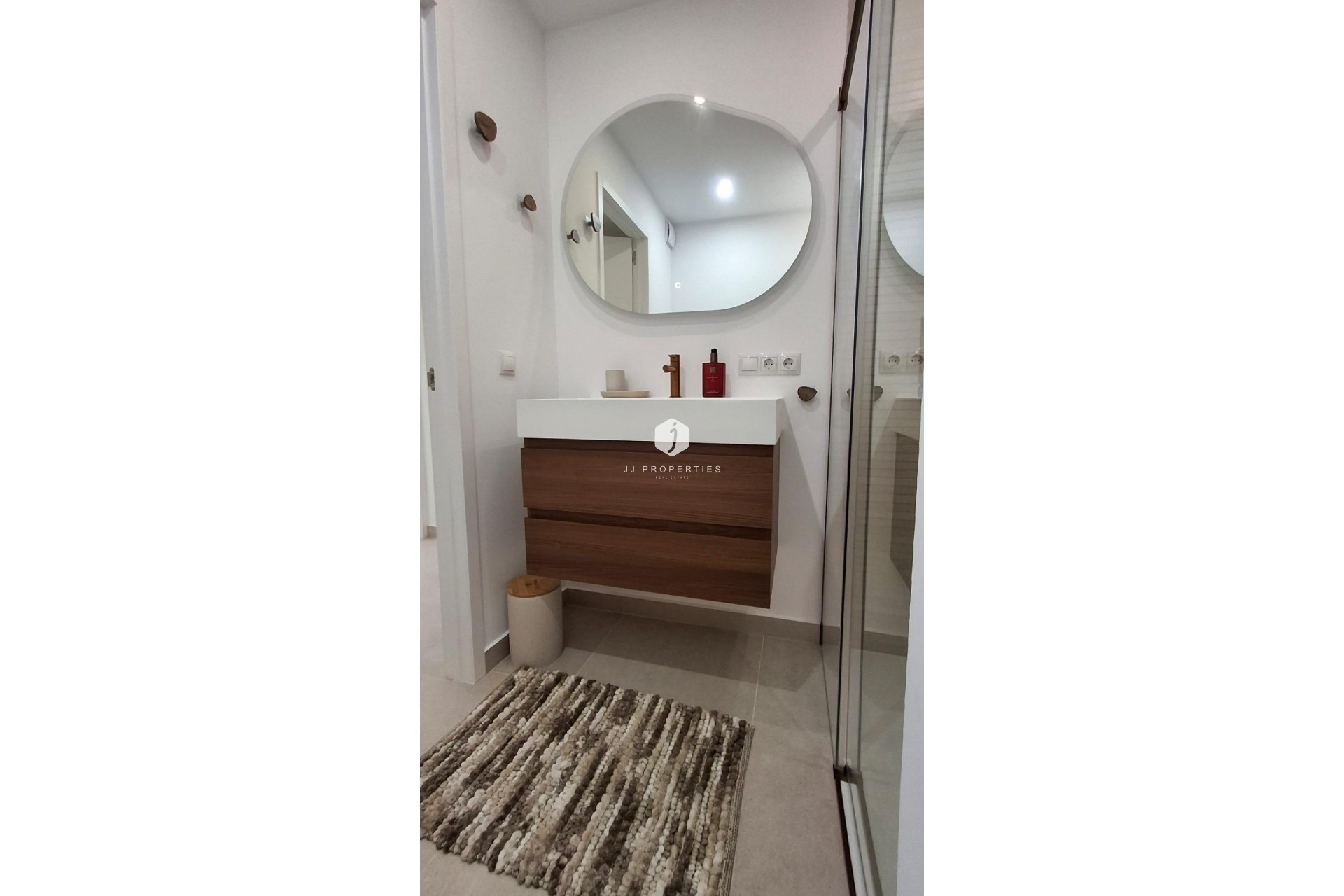 Z drugiej ręki - Mieszkanie w bloku -
Torrevieja - Acequion