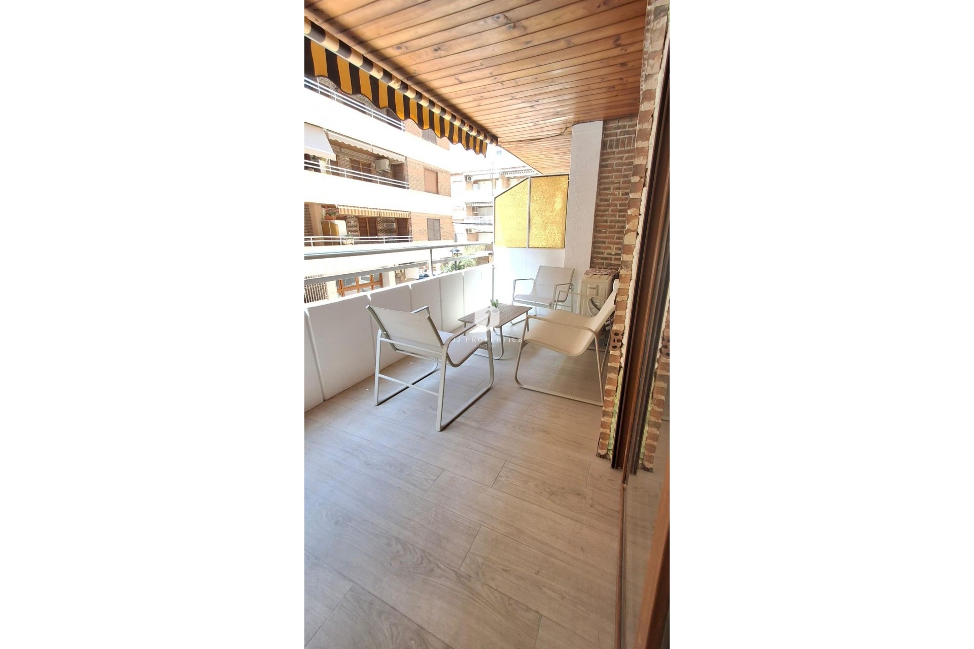 Z drugiej ręki - Mieszkanie w bloku -
Torrevieja - Acequion