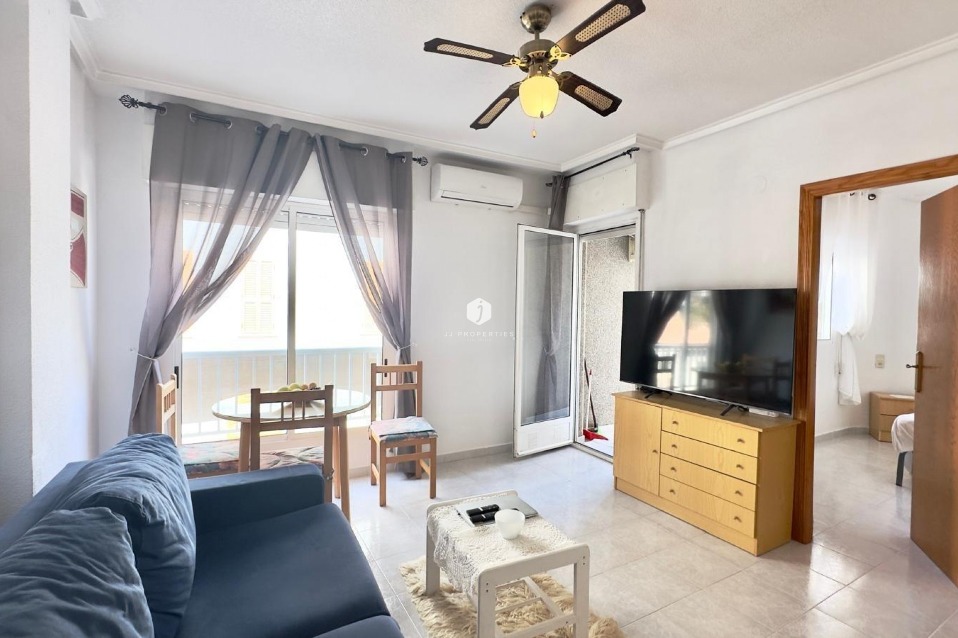 Z drugiej ręki - Mieszkanie w bloku -
Torrevieja - Acequion
