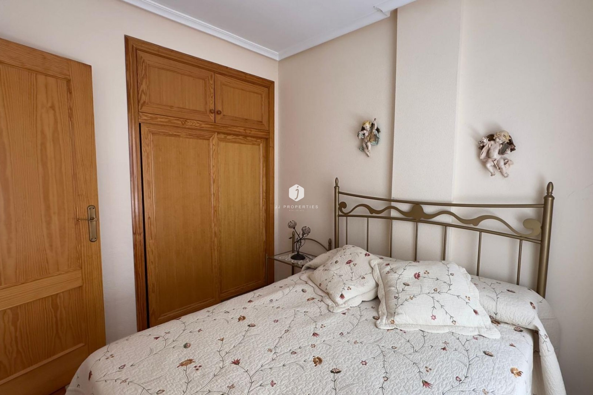Z drugiej ręki - Mieszkanie w bloku -
Torrevieja - Acequion