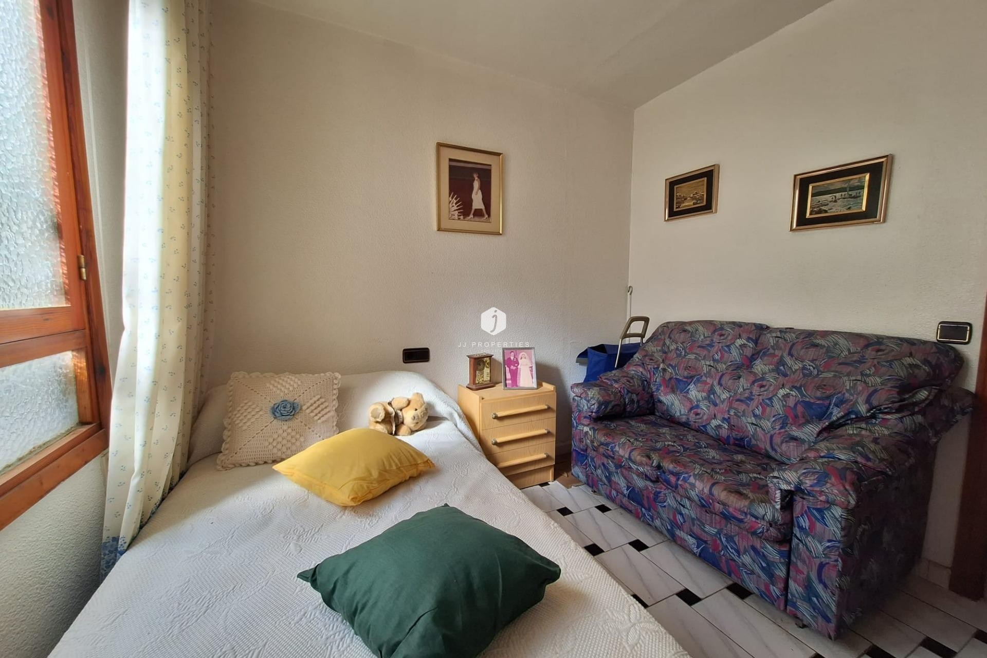 Z drugiej ręki - Mieszkanie w bloku -
Torrevieja - Acequion