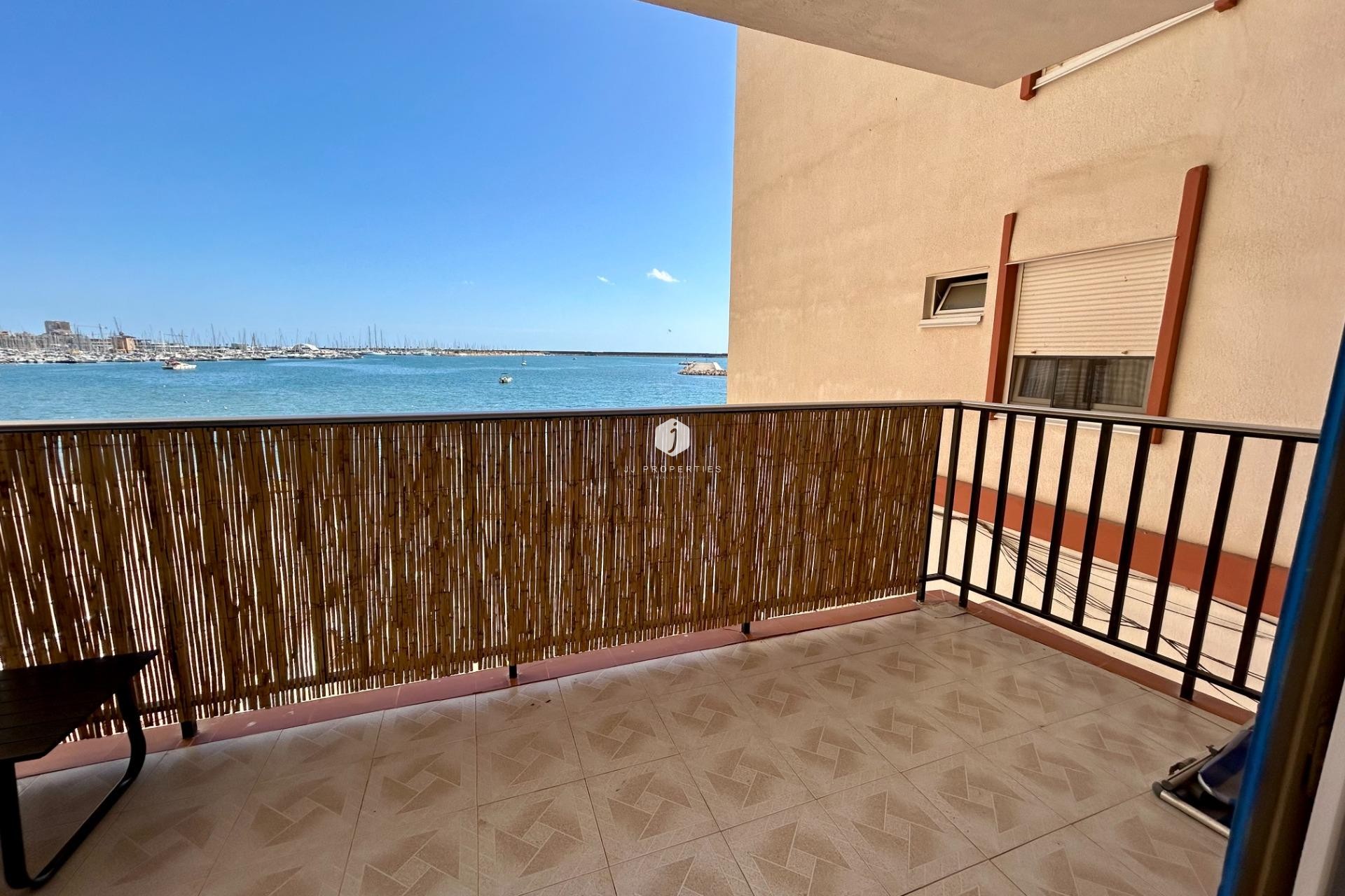 Z drugiej ręki - Mieszkanie w bloku -
Torrevieja - Acequion