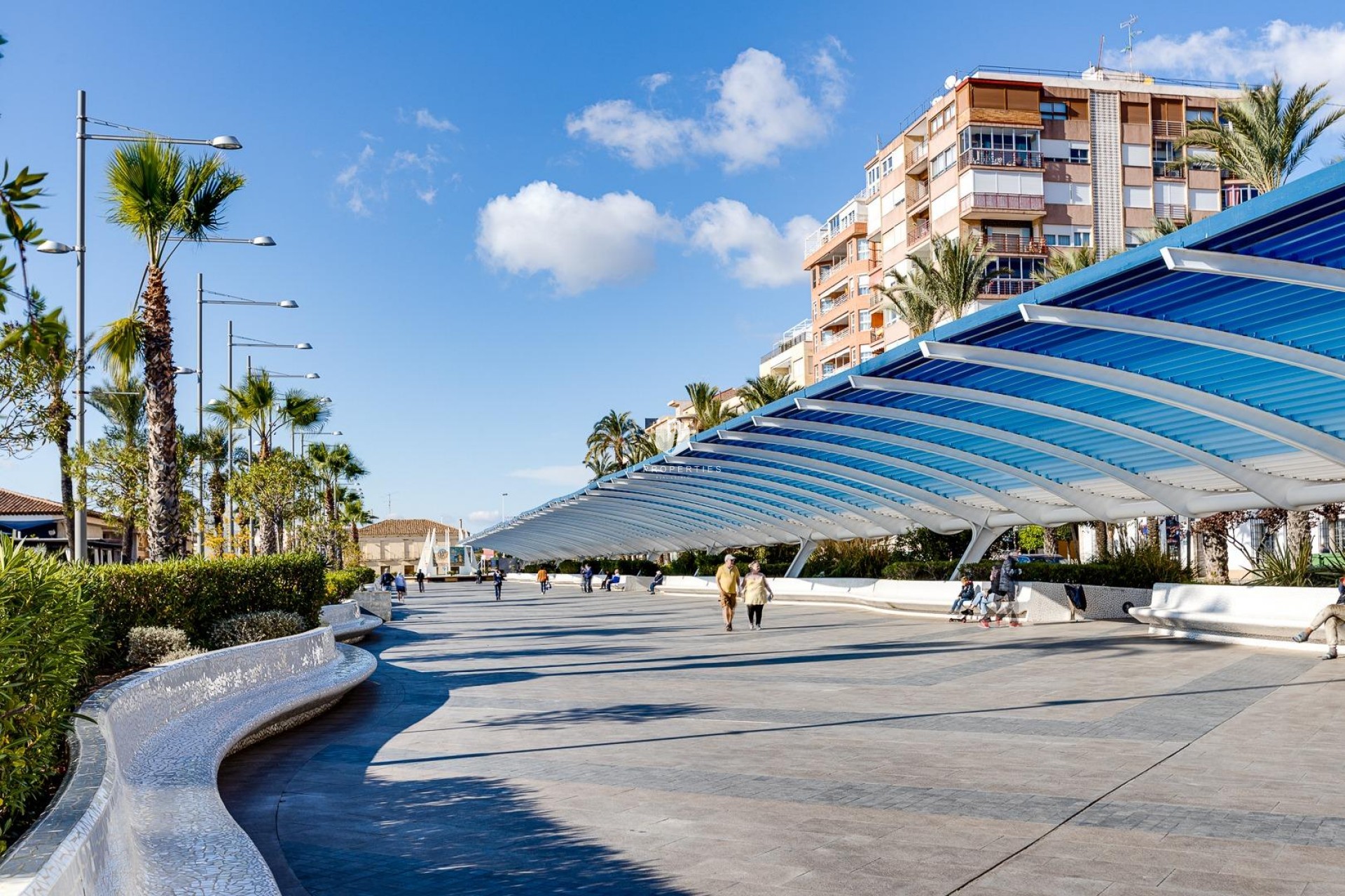 Z drugiej ręki - Mieszkanie w bloku -
Torrevieja - Antonio Machado