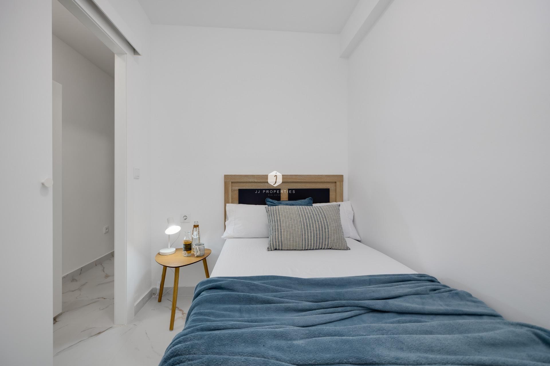 Z drugiej ręki - Mieszkanie w bloku -
Torrevieja - Cabo cervera