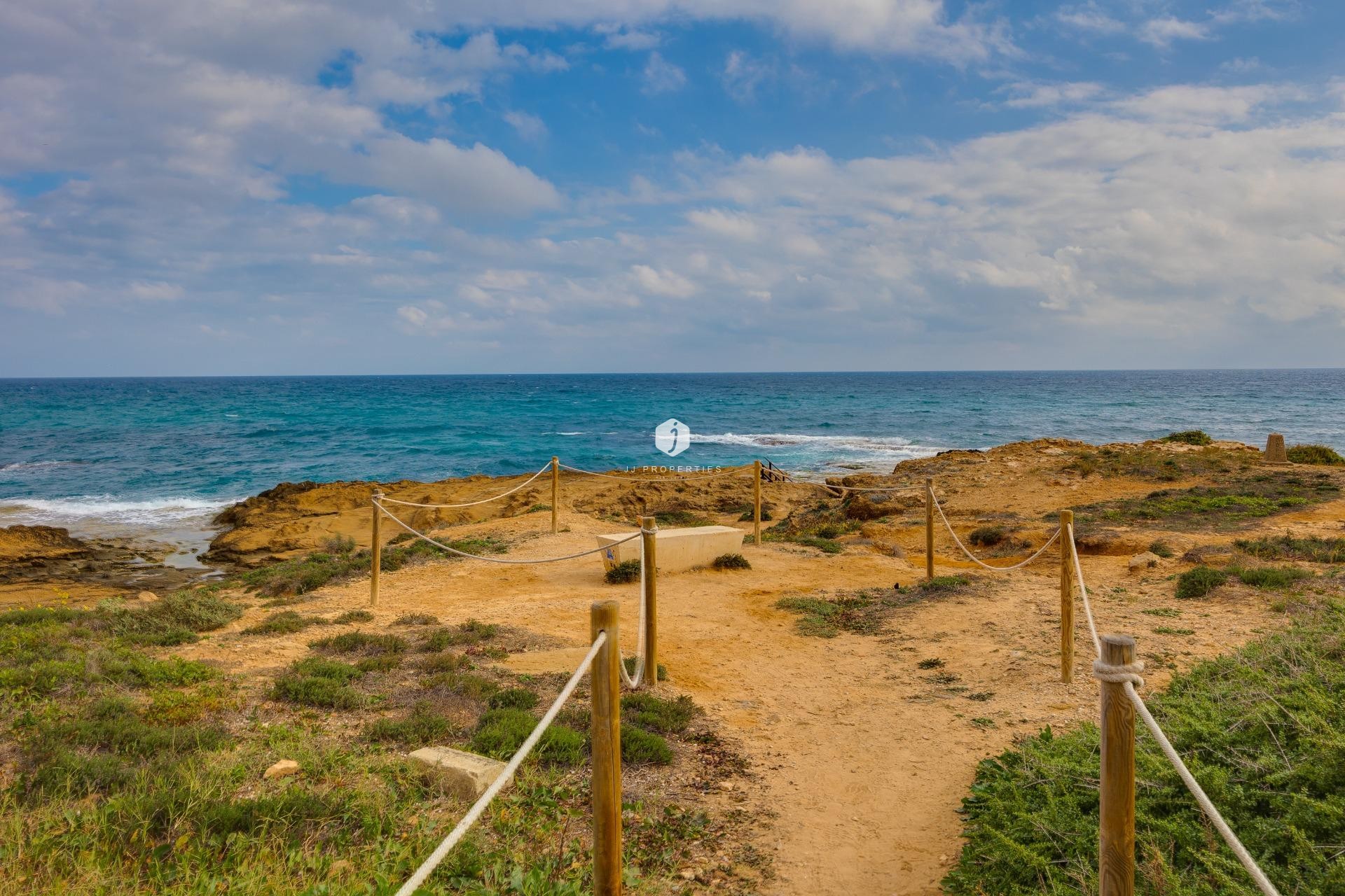 Z drugiej ręki - Mieszkanie w bloku -
Torrevieja - Cabo cervera