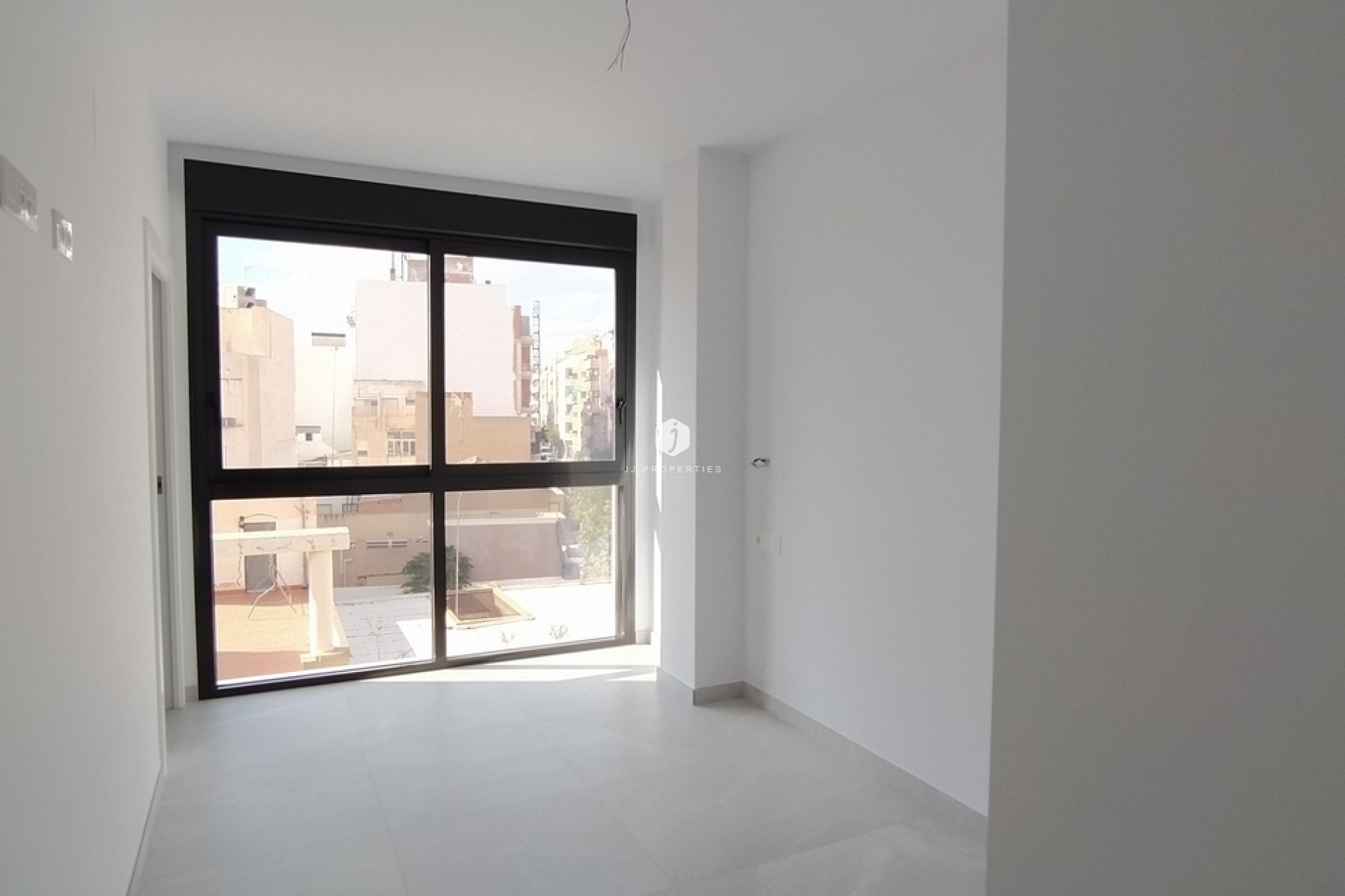 Z drugiej ręki - Mieszkanie w bloku -
Torrevieja - CENTRE PLAYA DEL CURA LAS PISCINAS