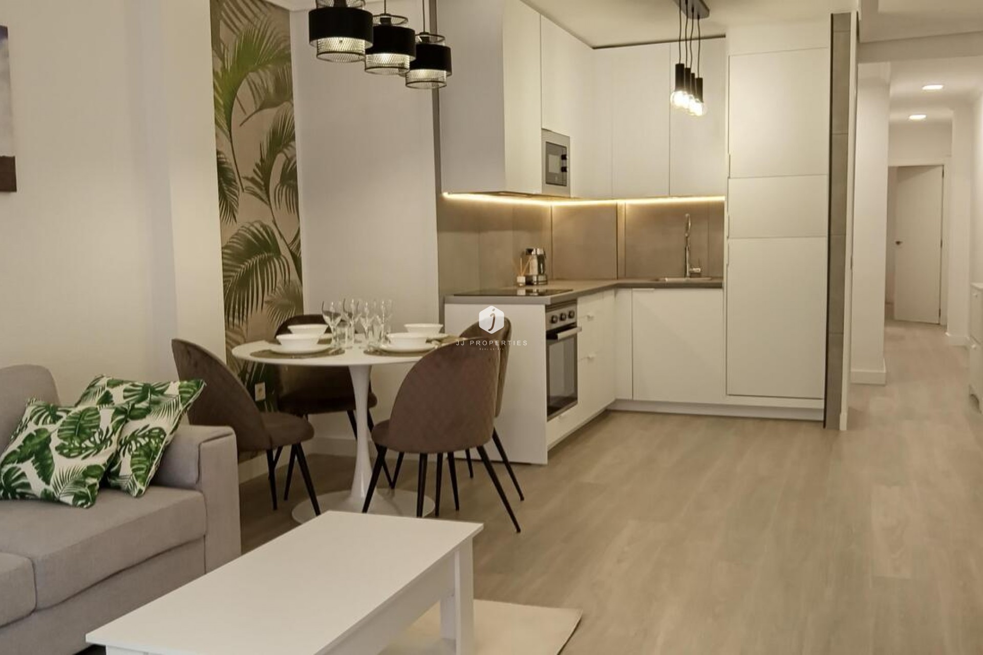 Z drugiej ręki - Mieszkanie w bloku -
Torrevieja - CENTRE