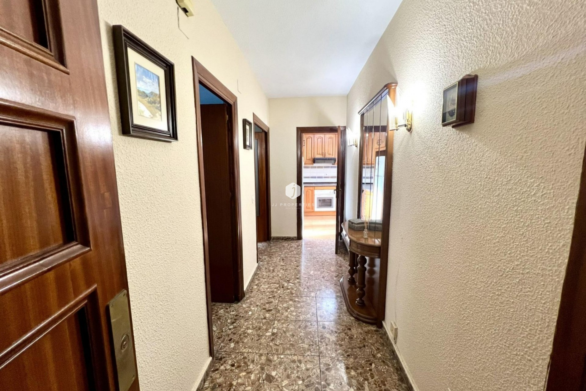 Z drugiej ręki - Mieszkanie w bloku -
Torrevieja - Centro