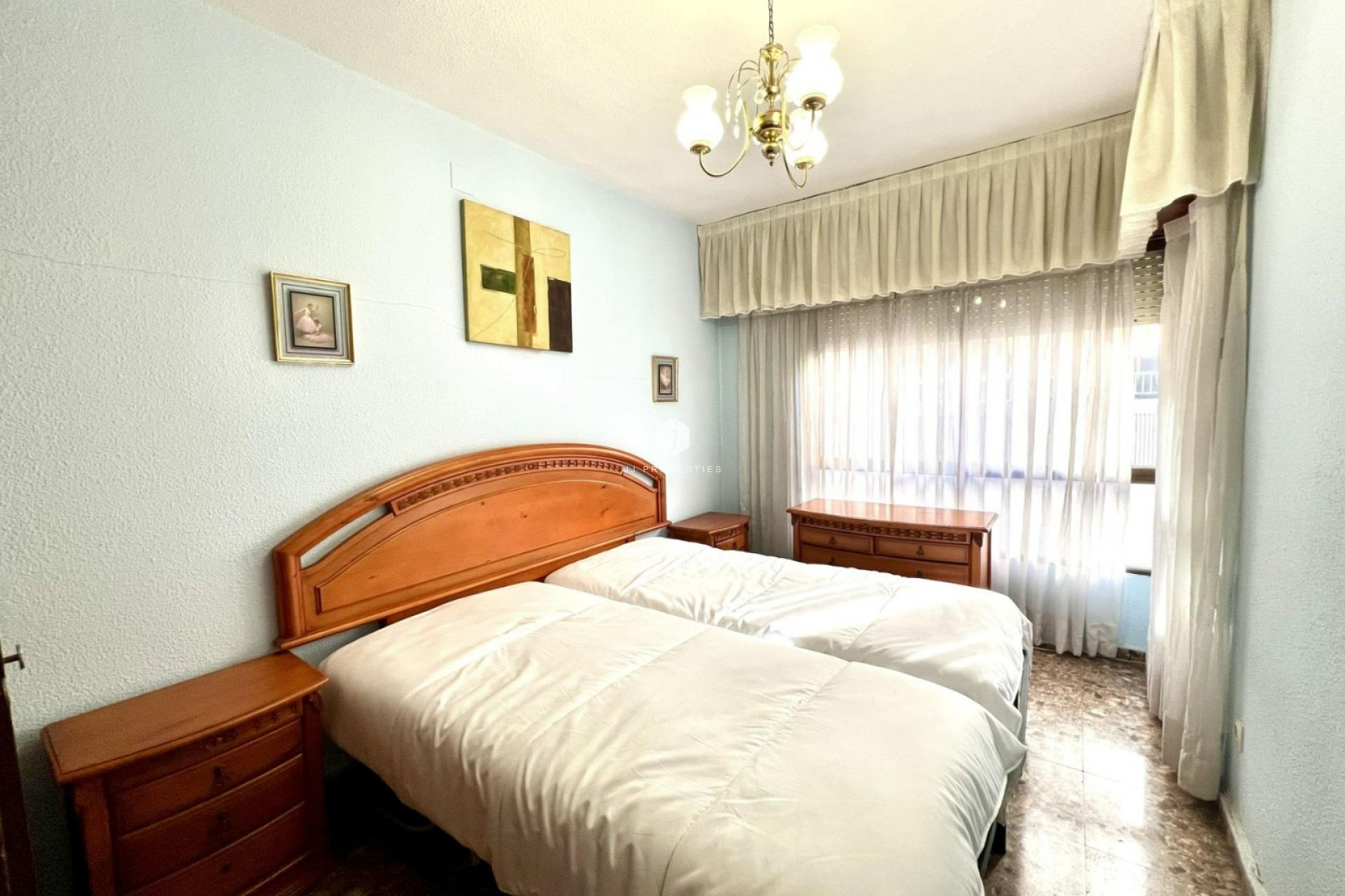 Z drugiej ręki - Mieszkanie w bloku -
Torrevieja - Centro