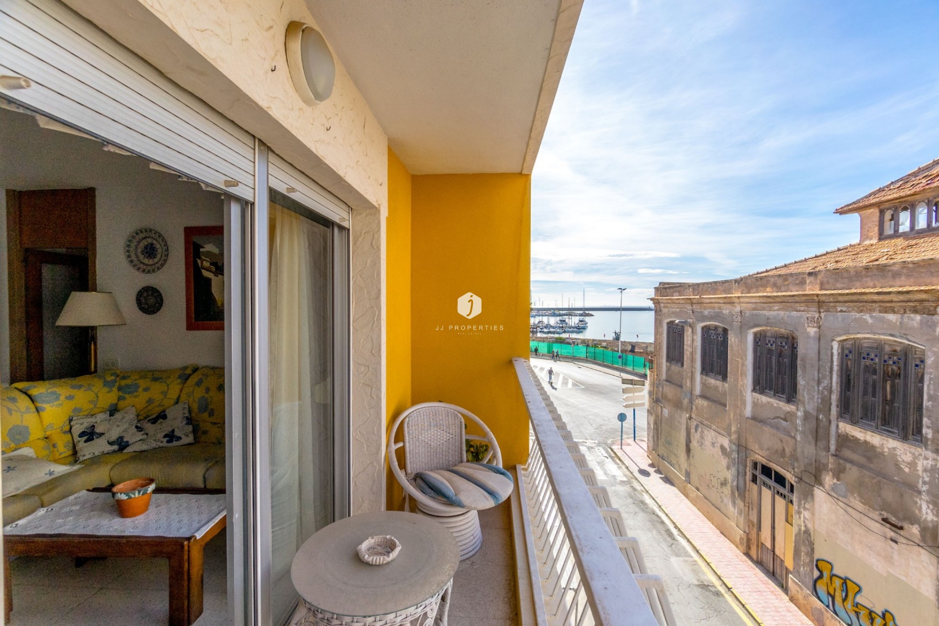 Z drugiej ręki - Mieszkanie w bloku -
Torrevieja - Centro