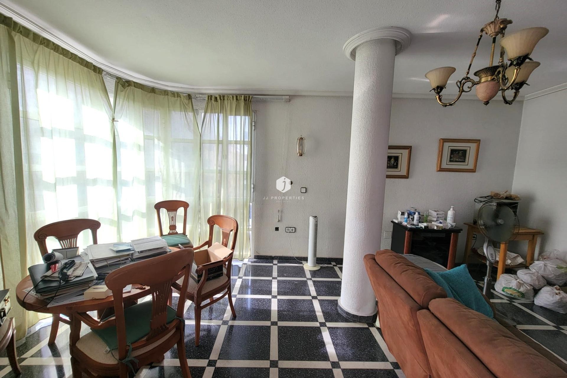 Z drugiej ręki - Mieszkanie w bloku -
Torrevieja - Centro