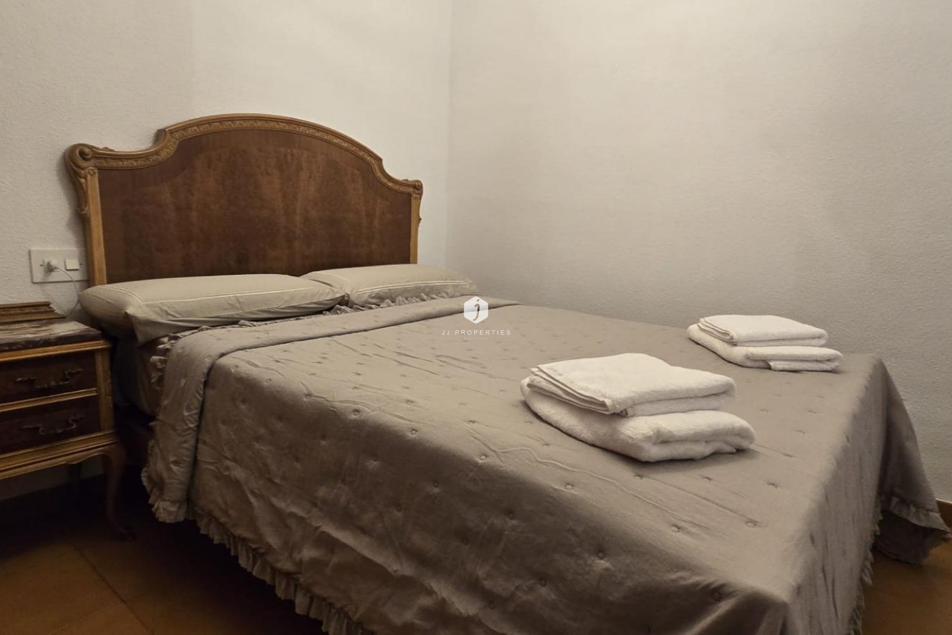 Z drugiej ręki - Mieszkanie w bloku -
Torrevieja - Centro