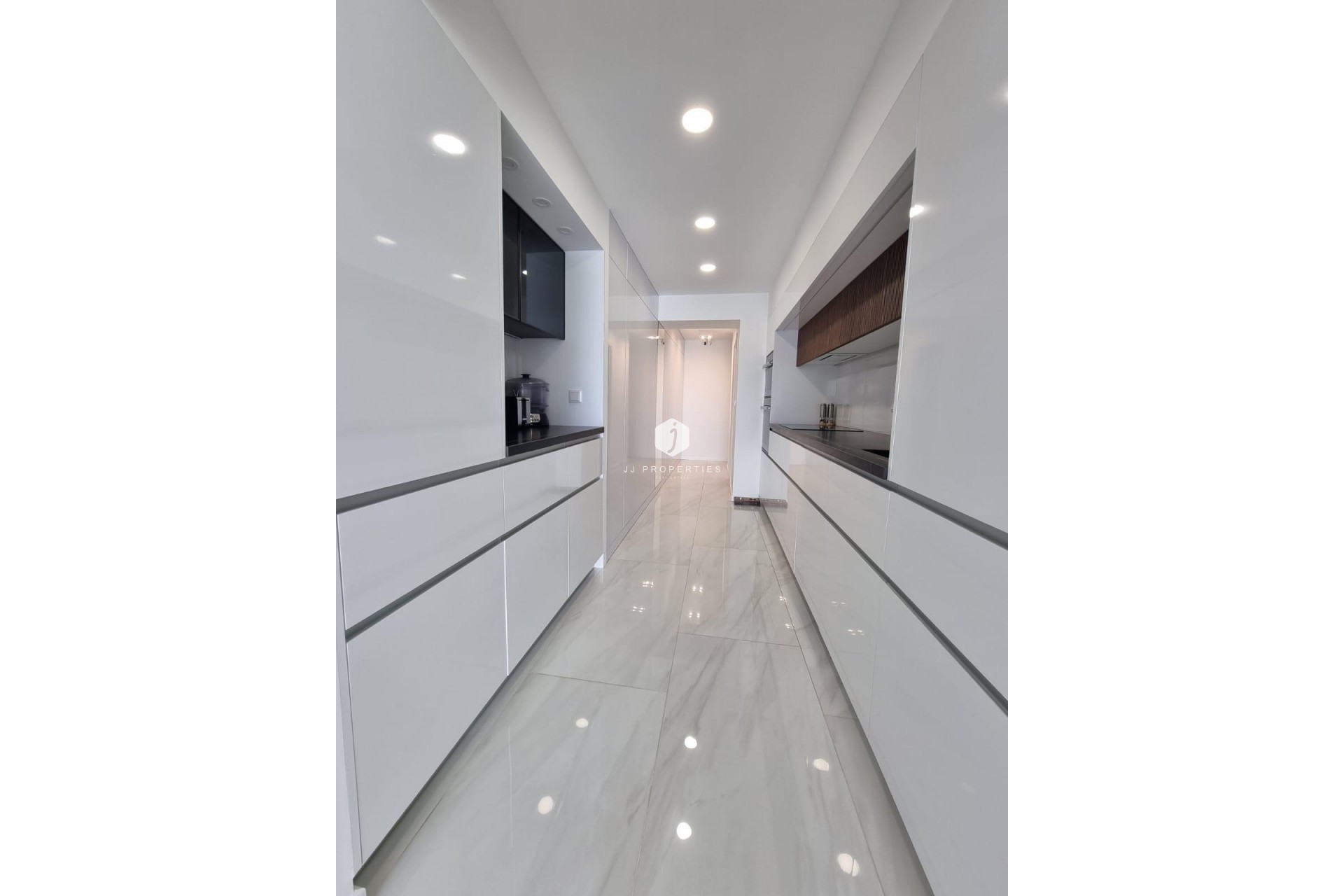 Z drugiej ręki - Mieszkanie w bloku -
Torrevieja - Centro