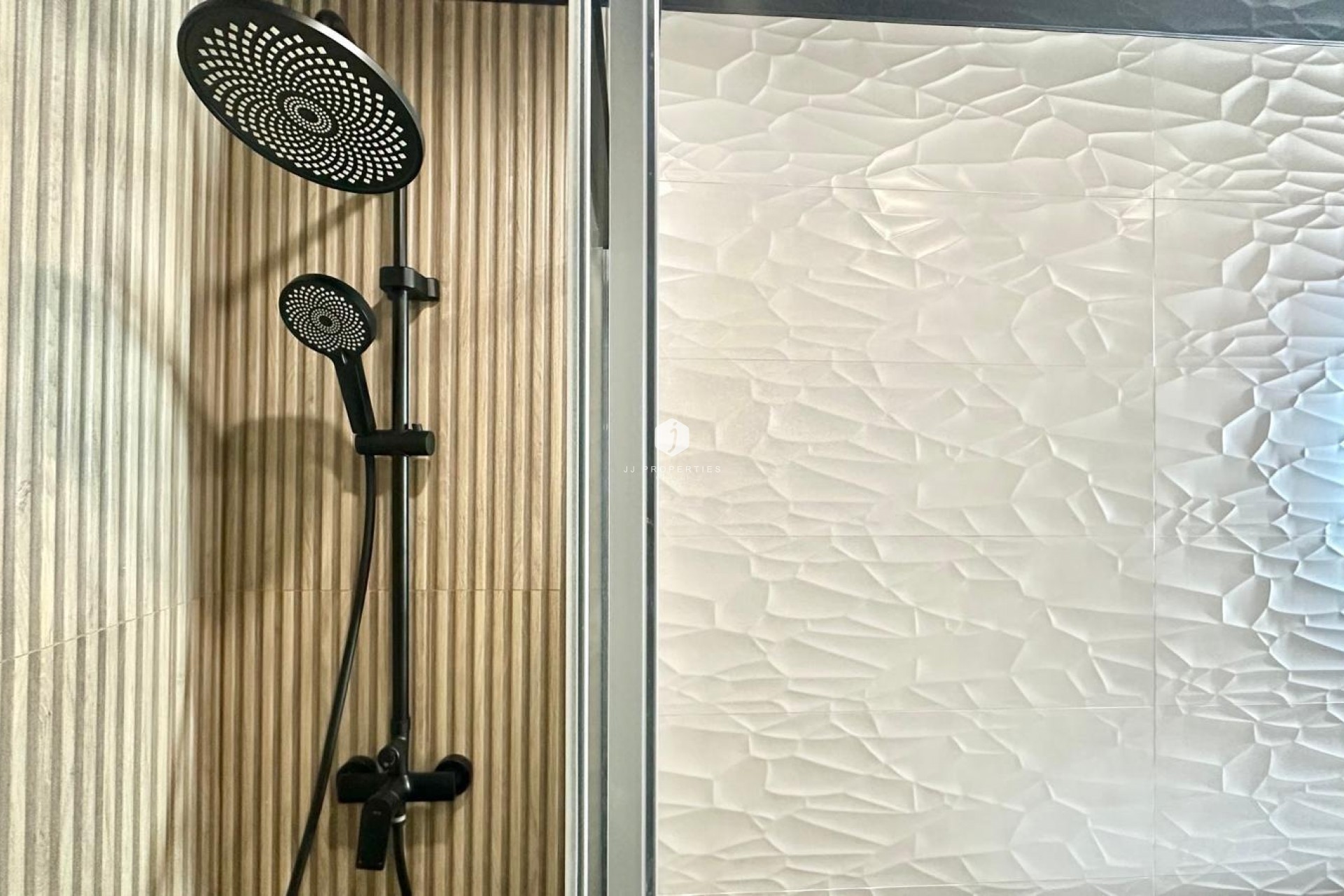 Z drugiej ręki - Mieszkanie w bloku -
Torrevieja - Centro