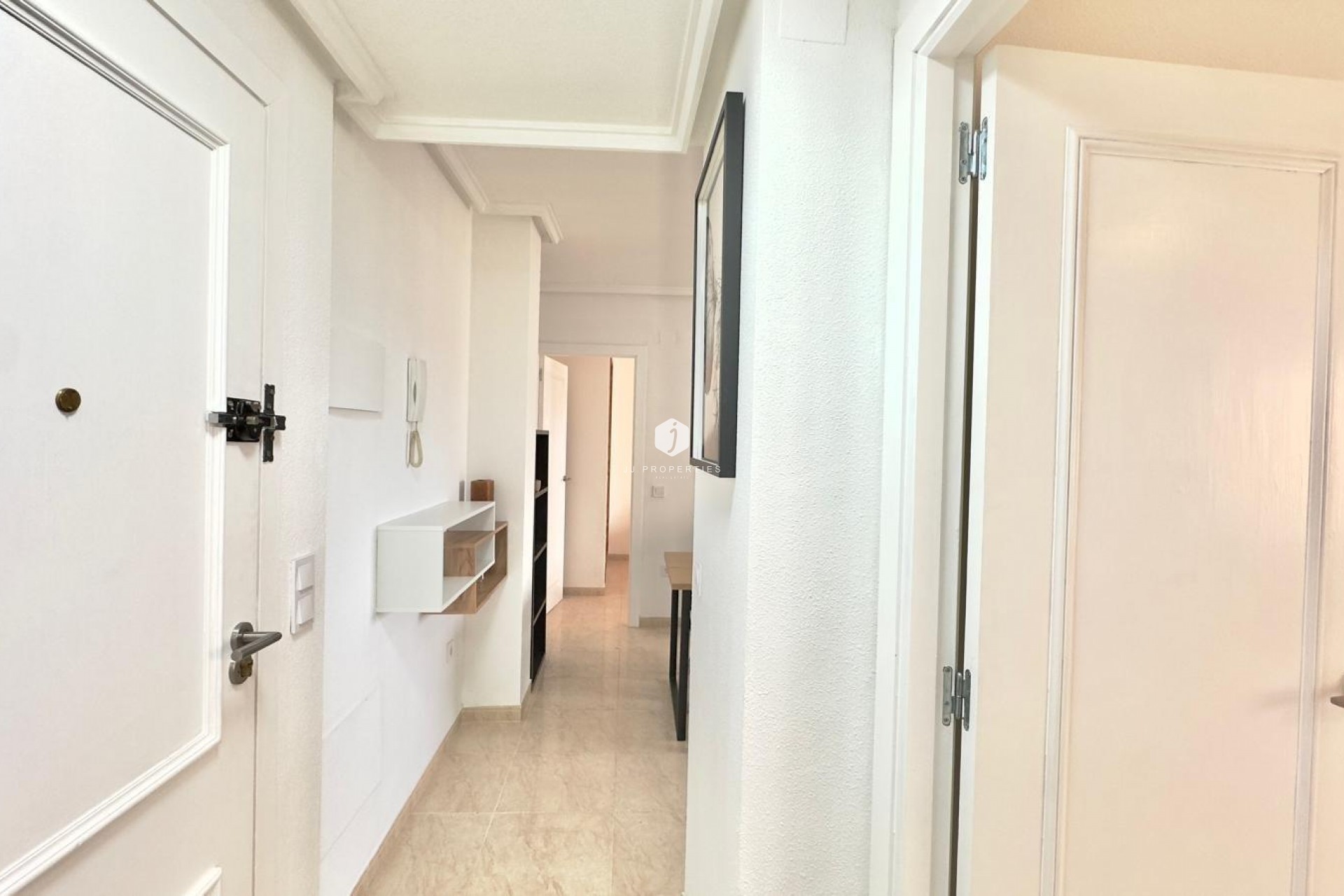 Z drugiej ręki - Mieszkanie w bloku -
Torrevieja - Centro