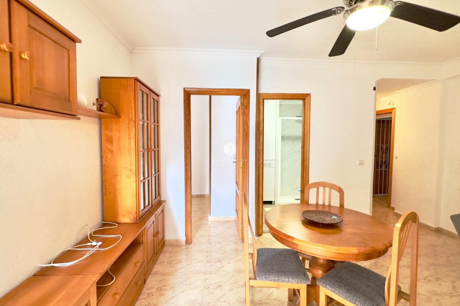 Z drugiej ręki - Mieszkanie w bloku -
Torrevieja - Centro