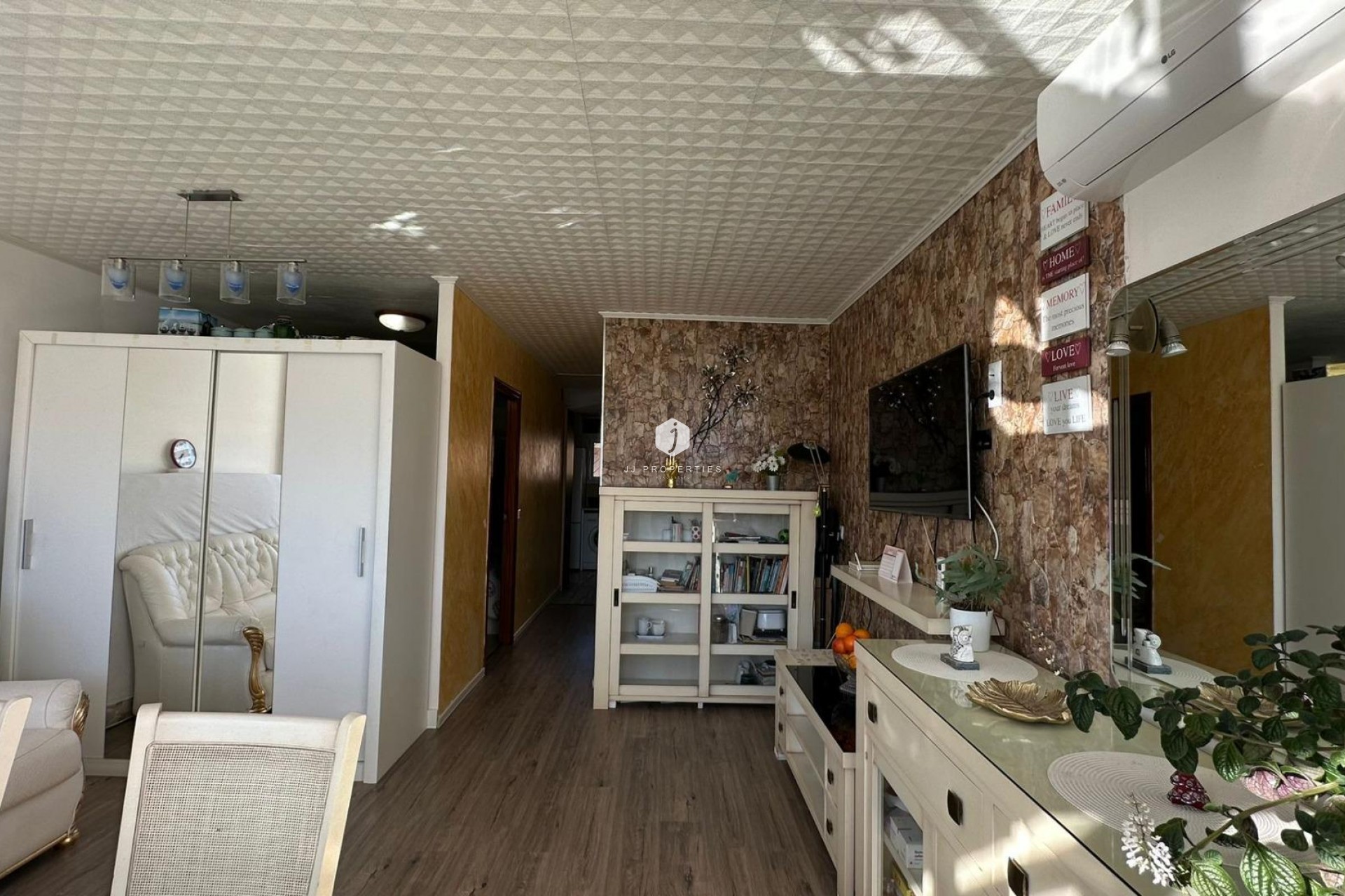 Z drugiej ręki - Mieszkanie w bloku -
Torrevieja - Centro