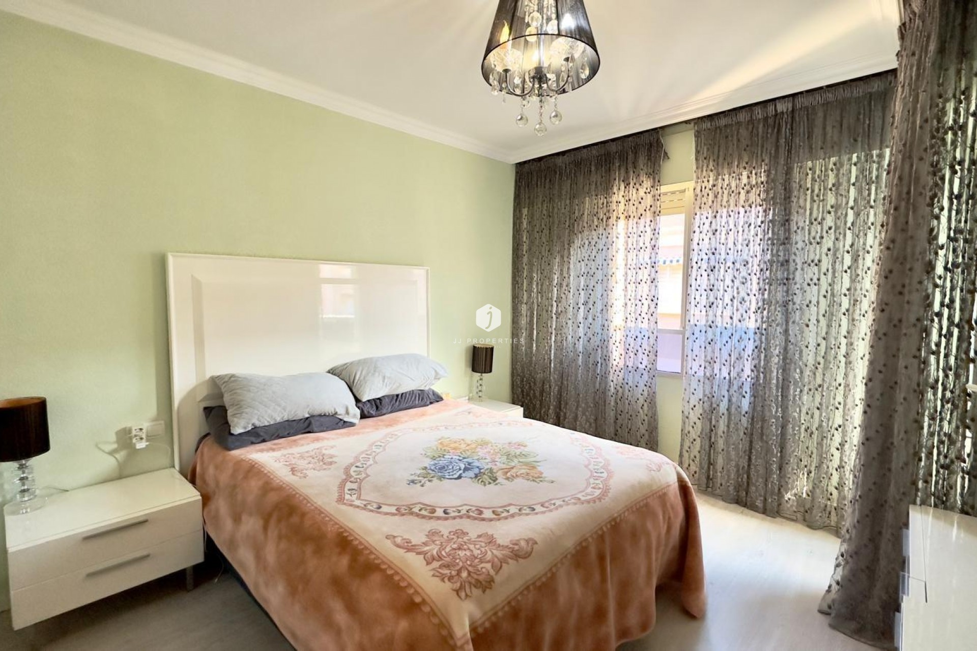 Z drugiej ręki - Mieszkanie w bloku -
Torrevieja - Centro