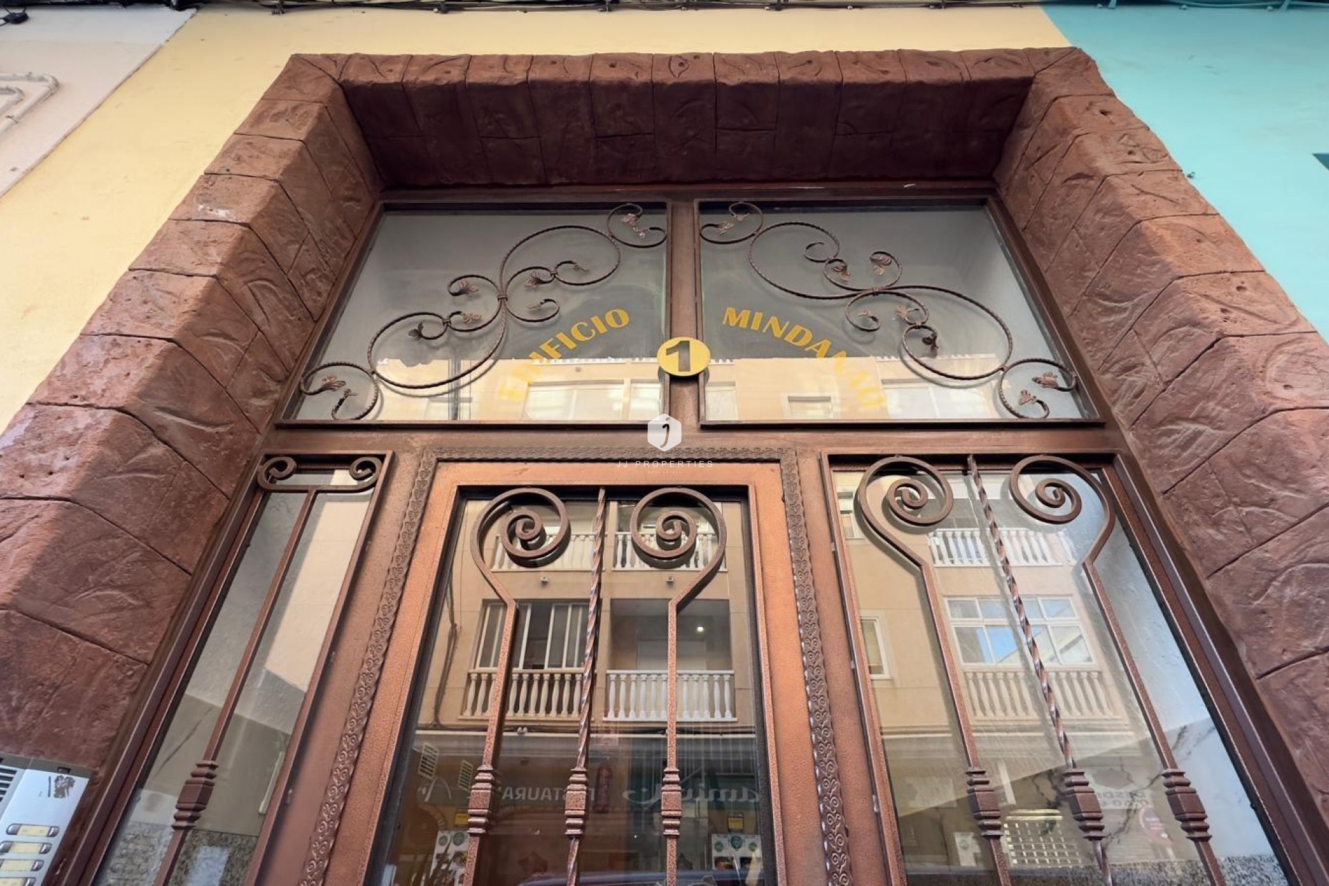 Z drugiej ręki - Mieszkanie w bloku -
Torrevieja - Centro