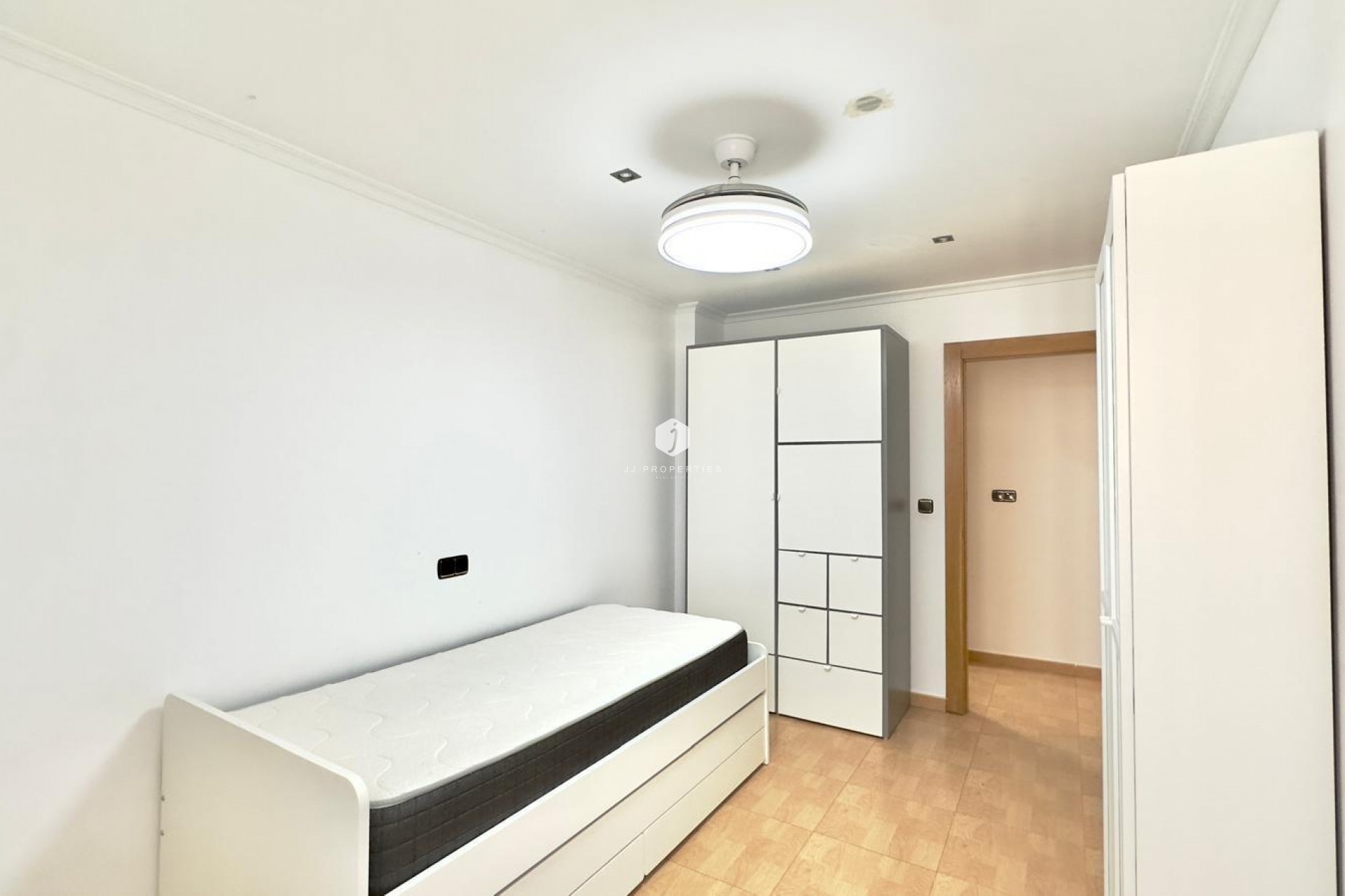 Z drugiej ręki - Mieszkanie w bloku -
Torrevieja - Centro