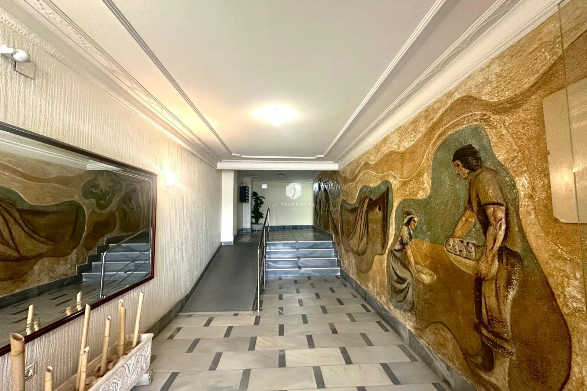 Z drugiej ręki - Mieszkanie w bloku -
Torrevieja - Centro