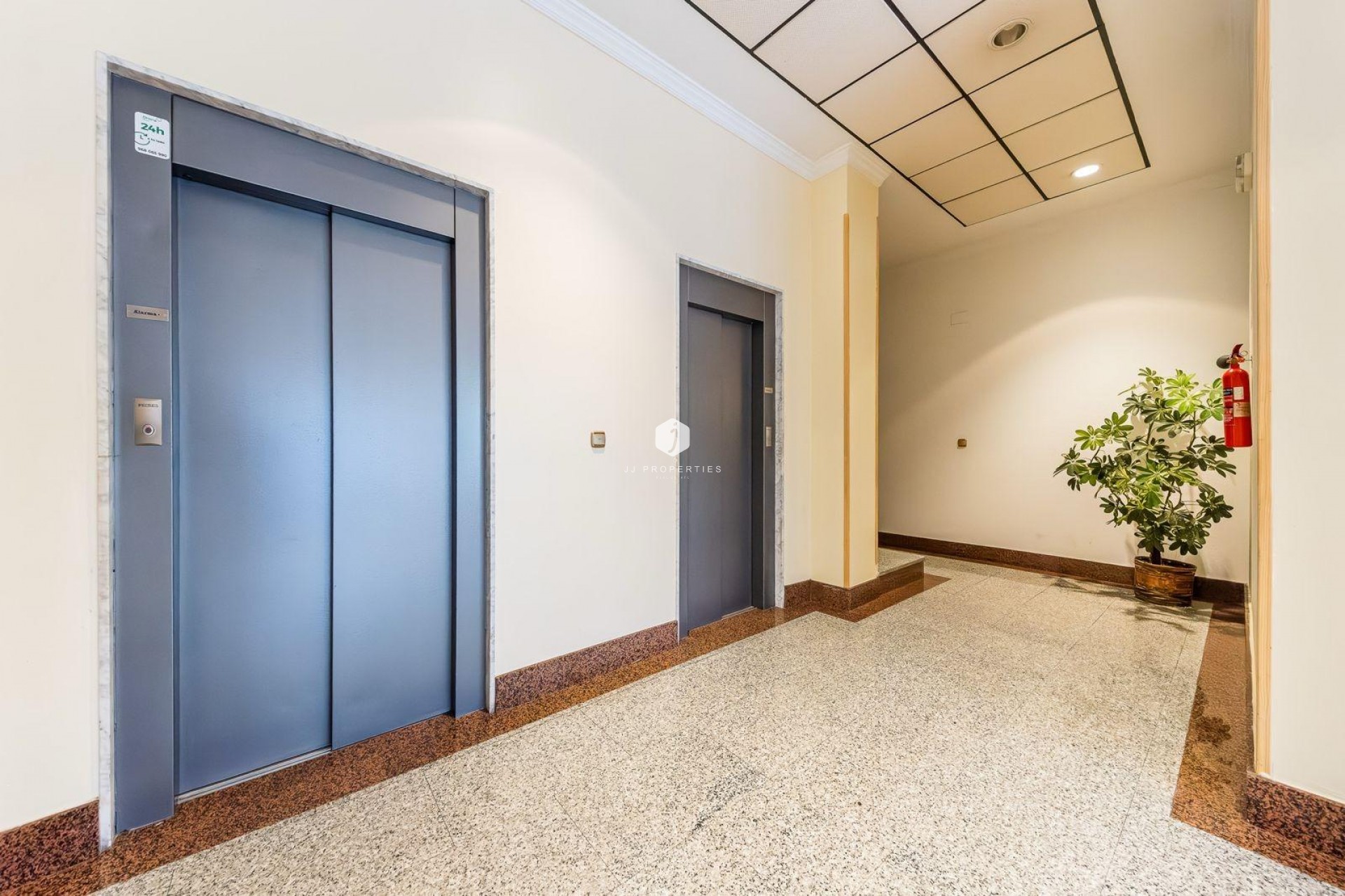 Z drugiej ręki - Mieszkanie w bloku -
Torrevieja - Centro